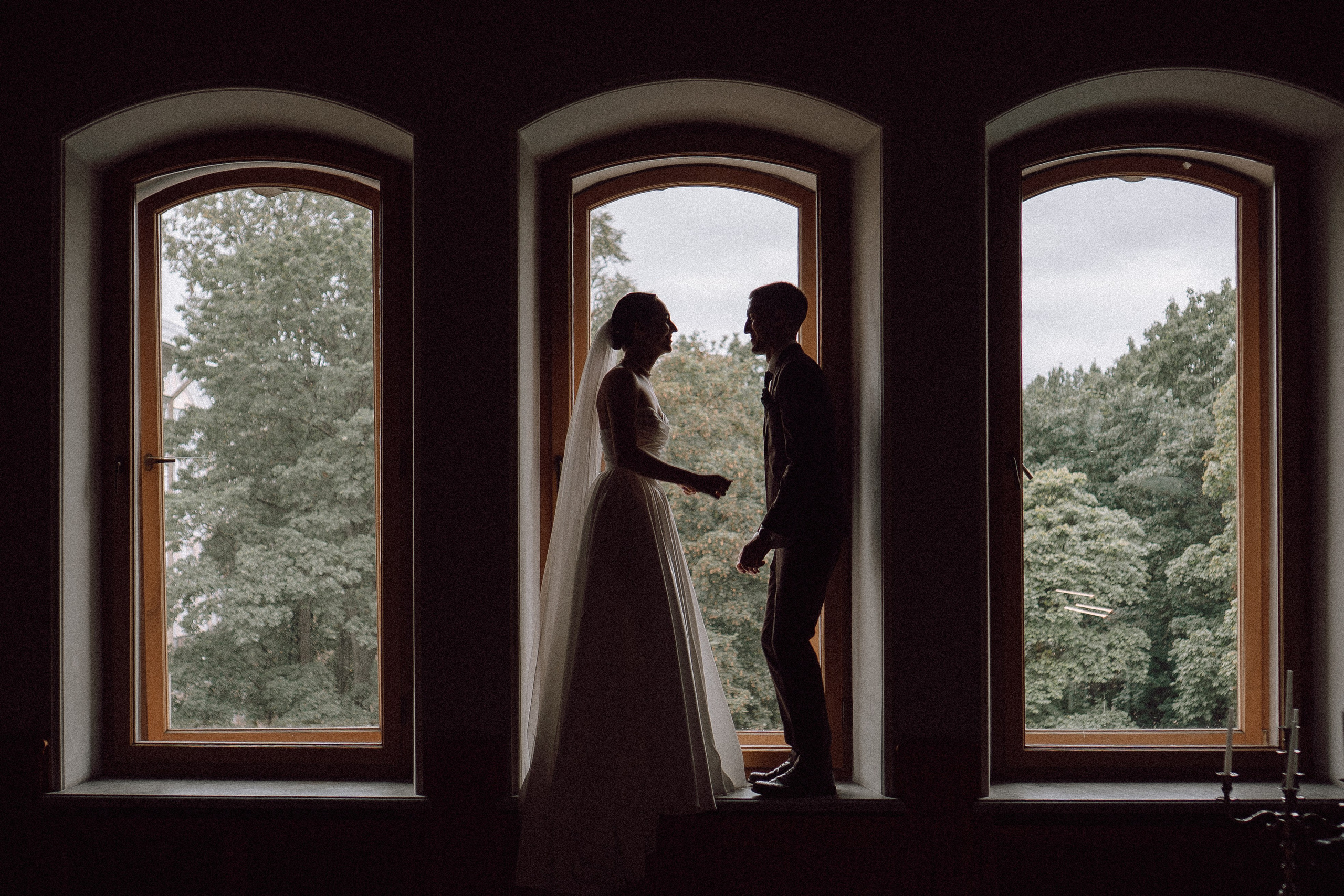СВАДЕБНАЯ ПРОГУЛКА В САНТК-ПЕТЕРБУРГЕ (ИСАКИЕВСКИЙ СОБОР, ЗИМНЯЯ КАНАВКА, ЭРМИТАЖ И БОЛЬШАЯ МОРСКАЯ УЛИЦА). Профессиональный фотограф, Санкт-Петербург — Виктория Богомолова