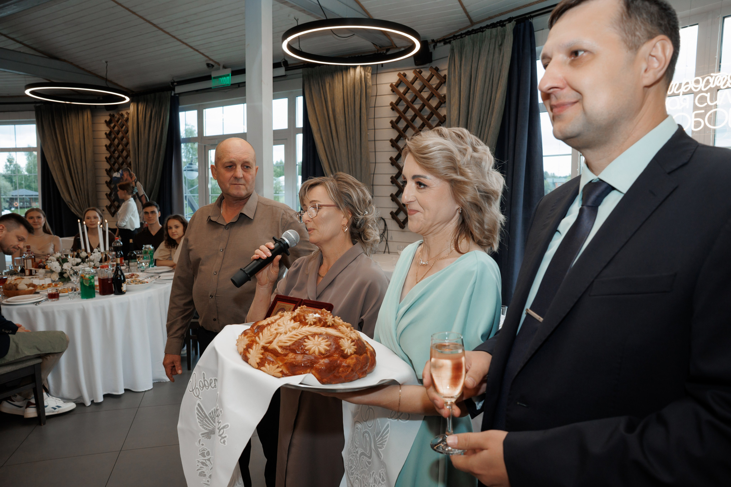 Регистрация в отеле Fish Point, ЗАГС Бутово, прогулка в Остафьево. Свадебный и репортажный фотограф (Москва, Королев и другие)