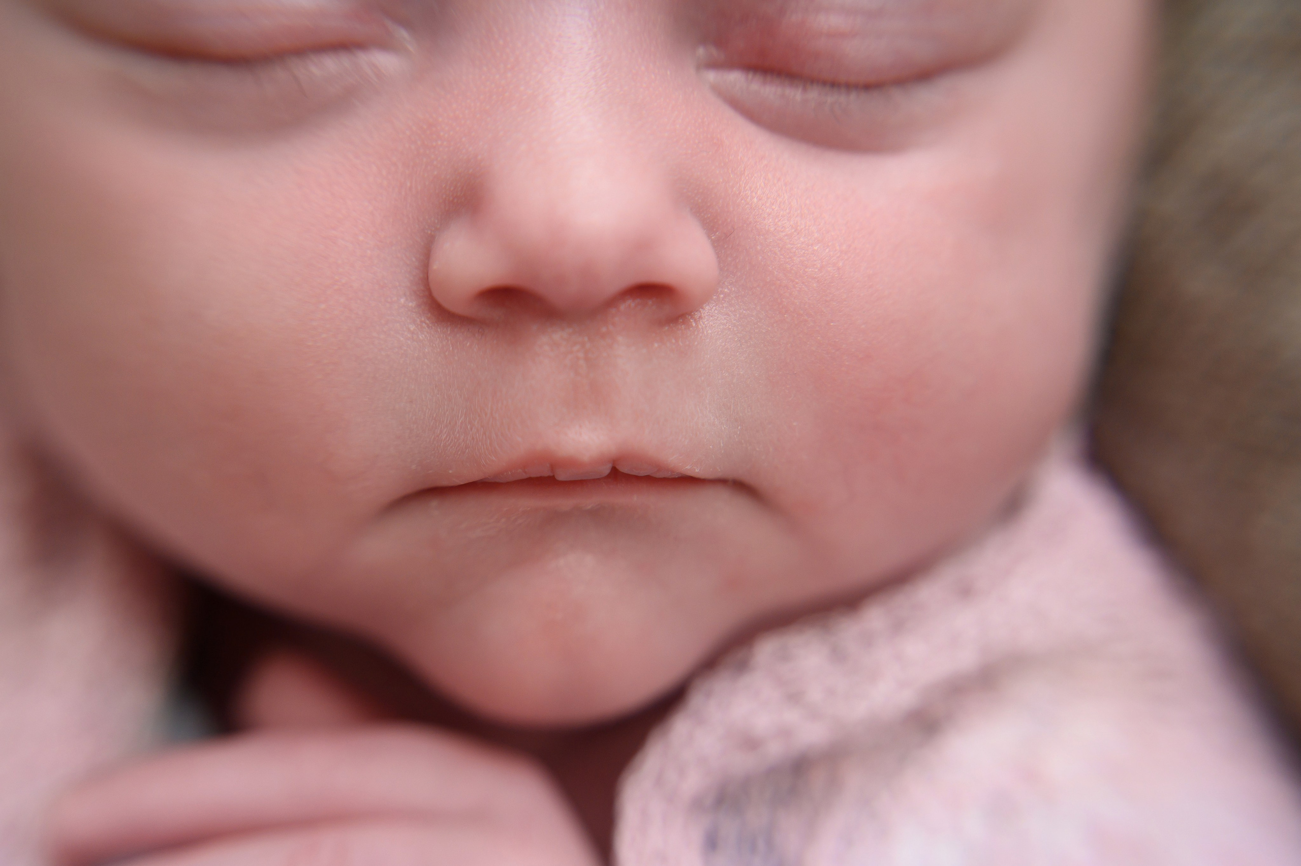 Фотосессия новорожденных, нью-борн малышей в Кингисеппе, Сестрорецке, Санкт-петербурге