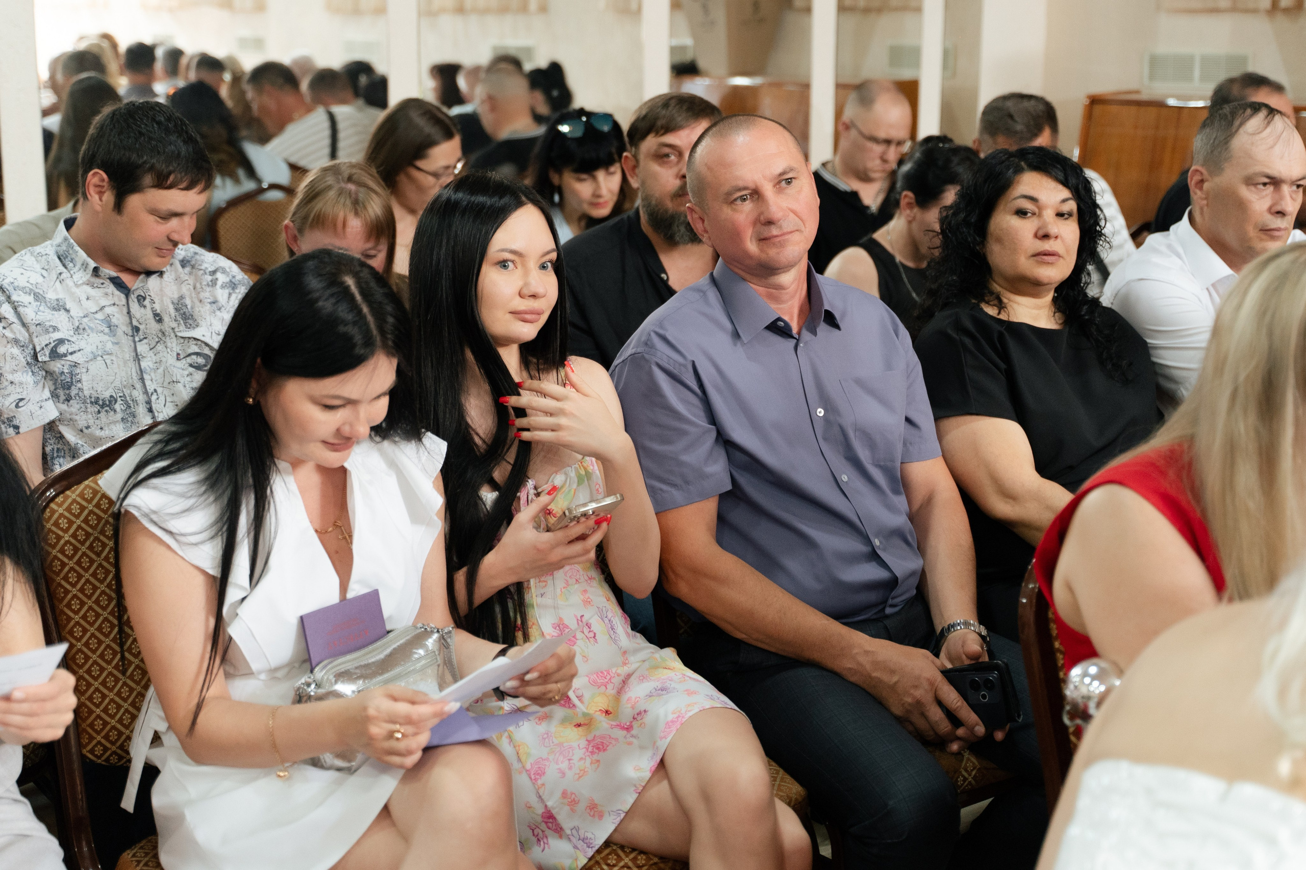 40 Школа 11 класс вручение аттестатов. Выпускные альбомы Натальи Бутко: Новороссийск, Анапа, Геленджик