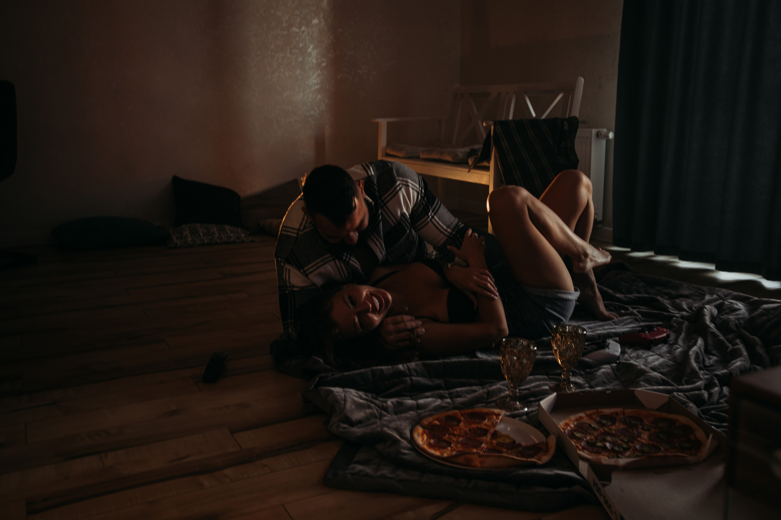 Домашняя съемка love story. Венера Гайн. Репортажный фотограф  Тюмень. Обучение фотографии с 0