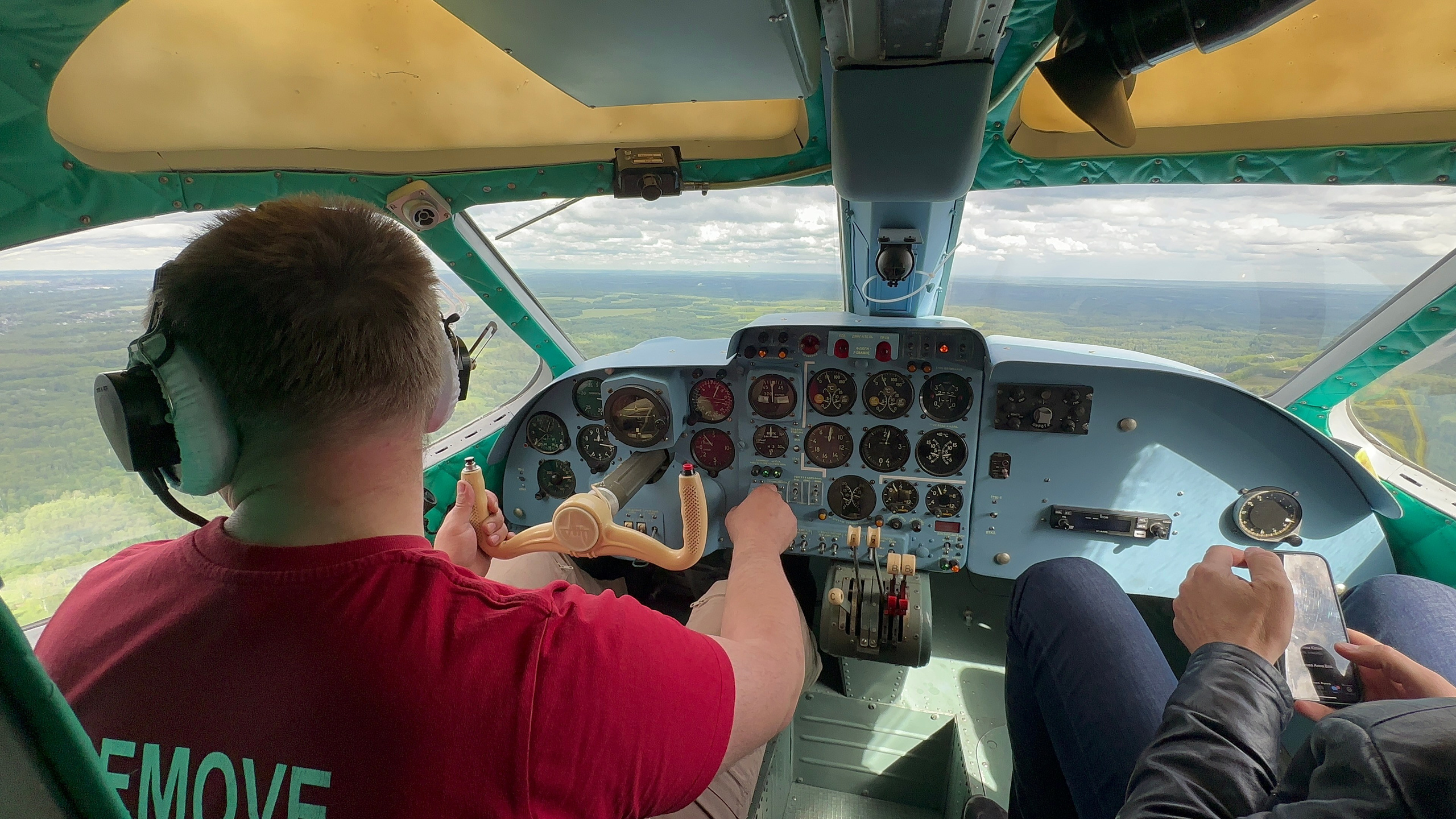 Перегон Ан-14 «Пчёлка» из Новосибирска в Красноярск (2023 г.). Фотоальбом показывающий увлекательный мир авиации и мир медведей Андрея Иванова