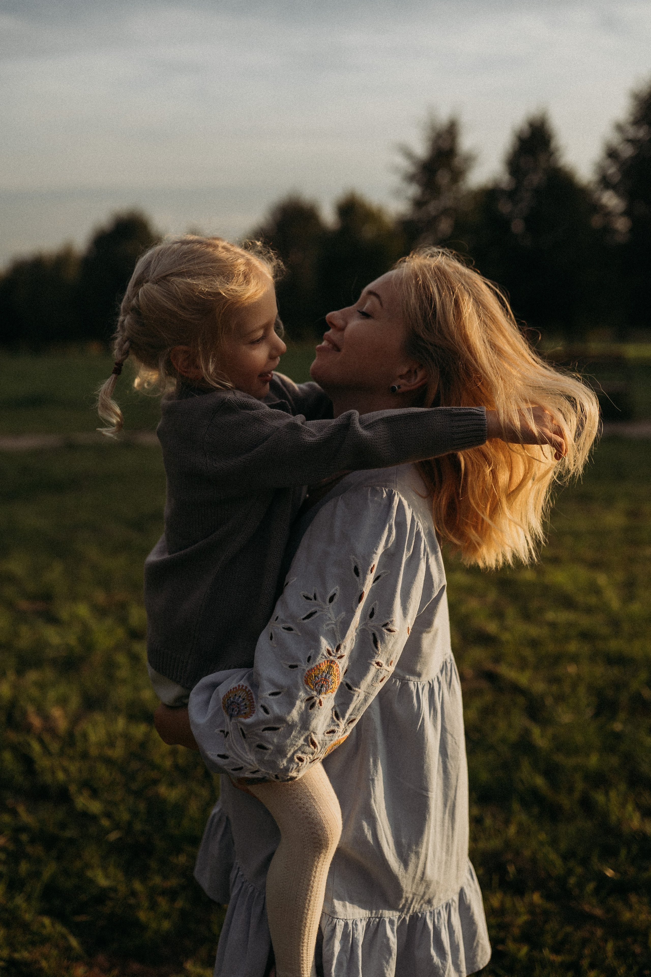 Тёплый летний вечер. Семейный и свадебный фотограф в Москве Оксана Гапеева