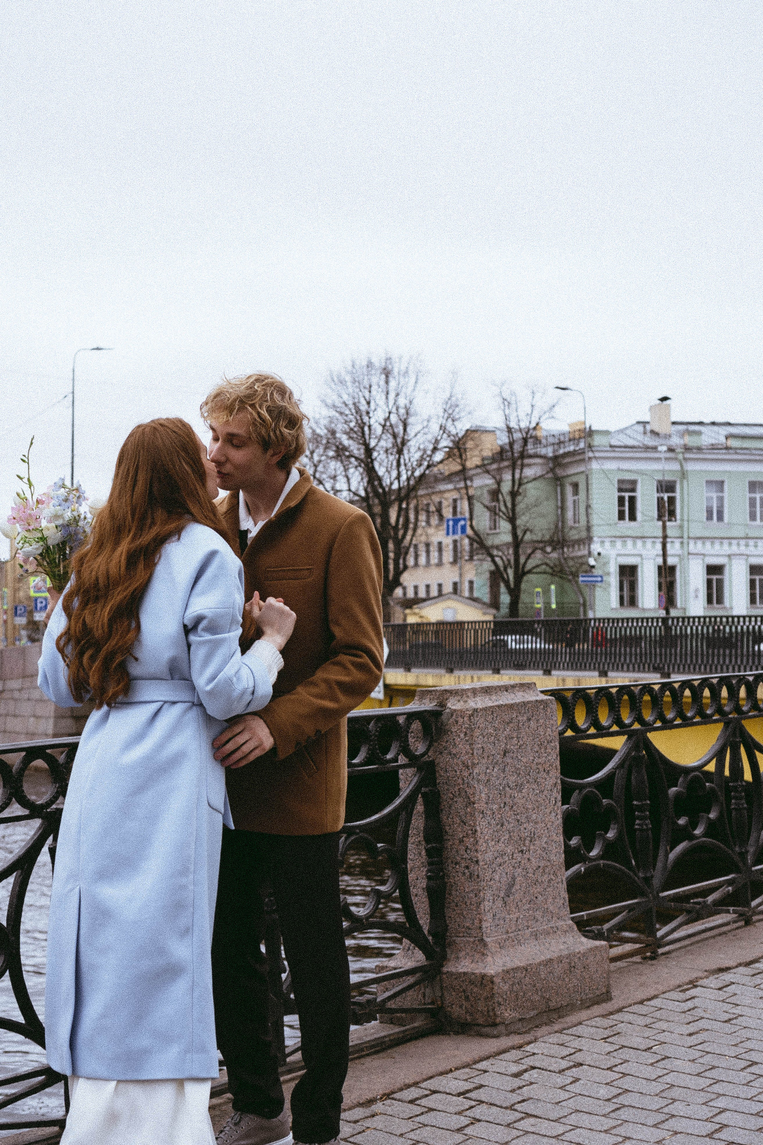 СВАДЕБНАЯ СЬЕМКА В ОТЕЛЕ. СБОРЫ ЖЕНИХА И НЕВЕСТЫ И ТАКЖЕ ТОР И ПОДГОТОВКА К ПРОГУЛКЕ И ПРОГУЛКА ПО ПЕТРОГРАДКЕ. Профессиональный фотограф, Санкт-Петербург — Виктория Богомолова