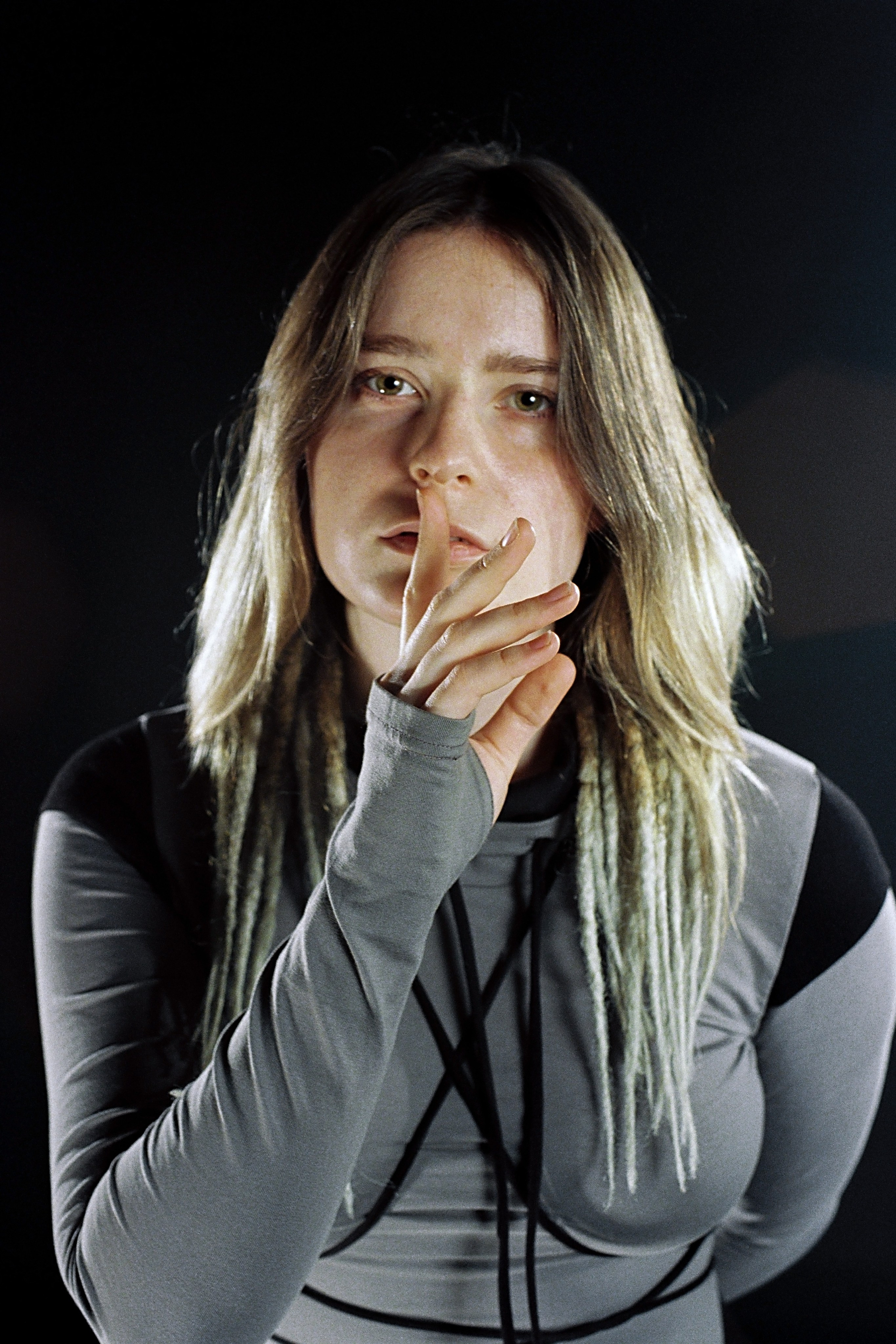 Наташа Видякина. Grey dress. Портретный фотограф в Санкт-Петербурге Александр Быстрицкий