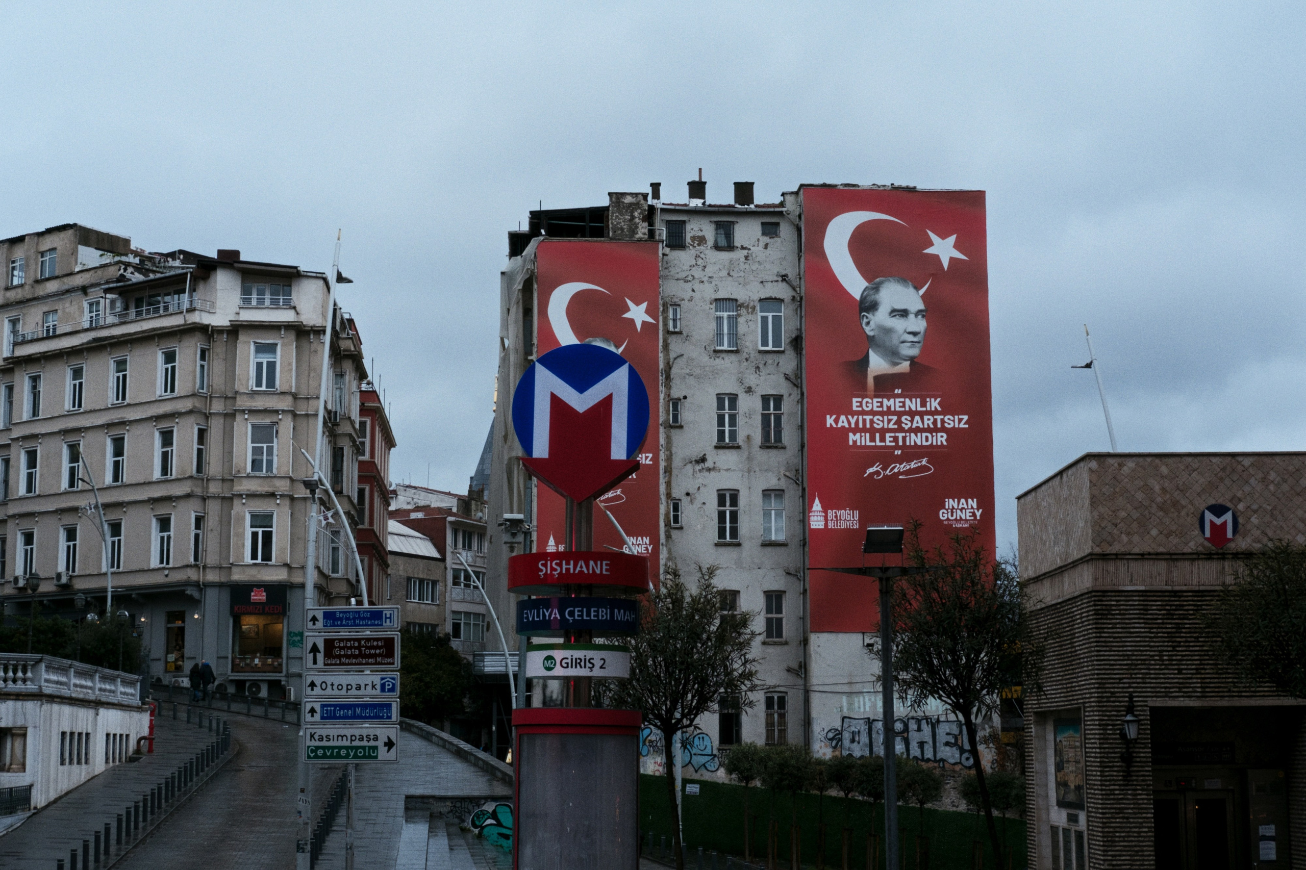 Beyoğlu x Karakoy, Istanbul / Türkey AW26. Фотограф Юрин Евгений