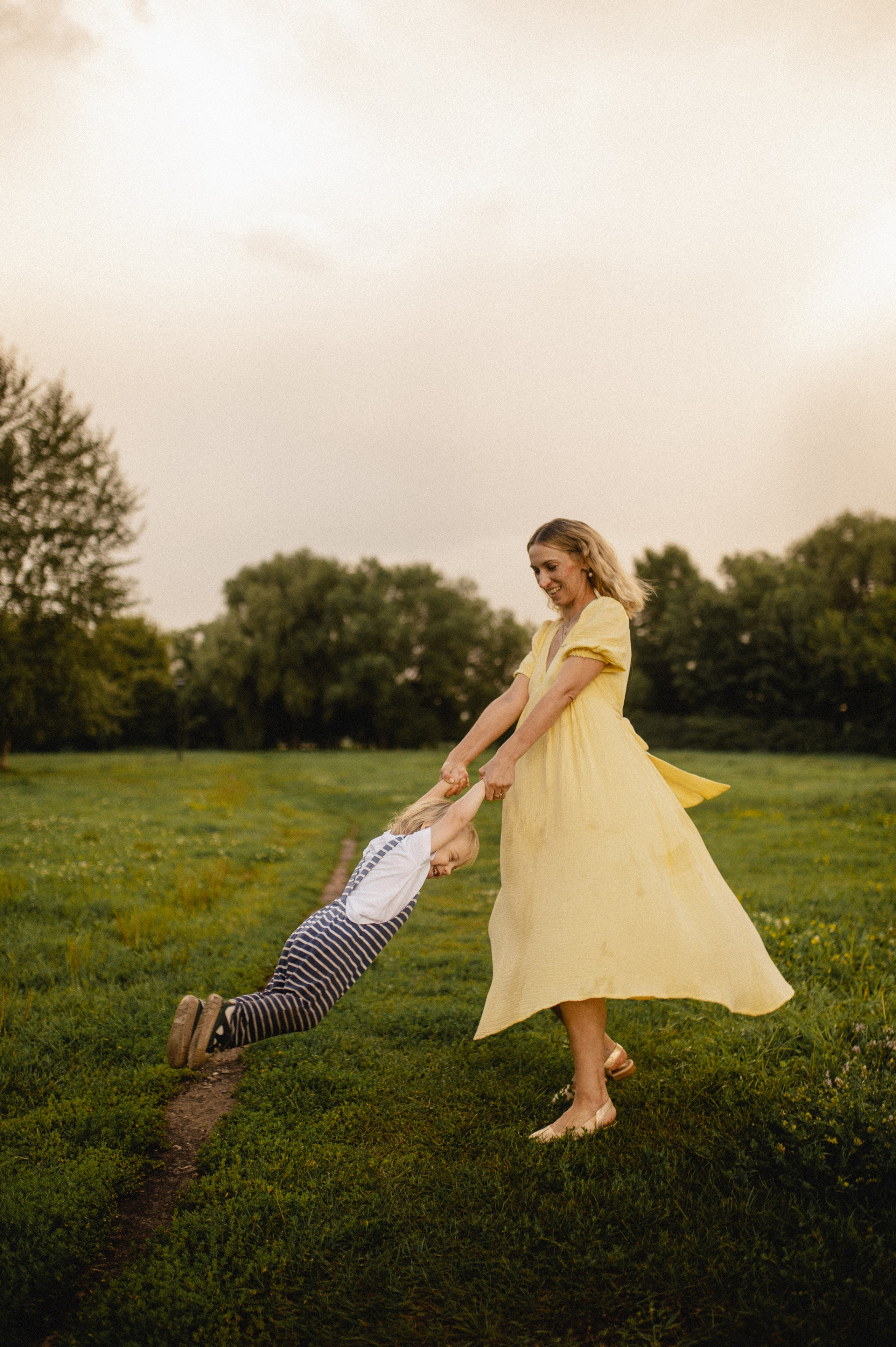 Фотосессия беременности мама и сын. Семейная фотосессия Бутово Москва фотограф Алина Морщагина