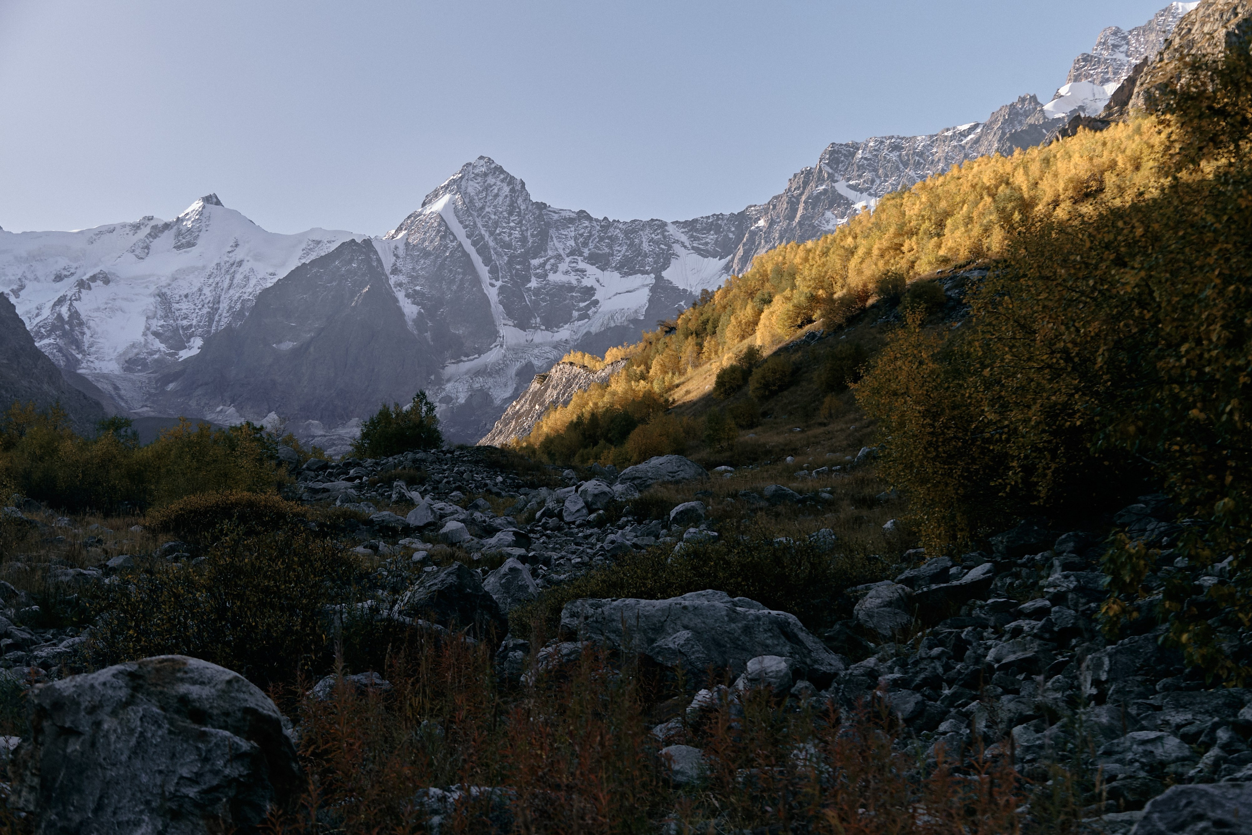 Чегем, дорога к леднику Шаурту. Фотограф Продюсер в горах КБР / Москва  Нальчик Горы