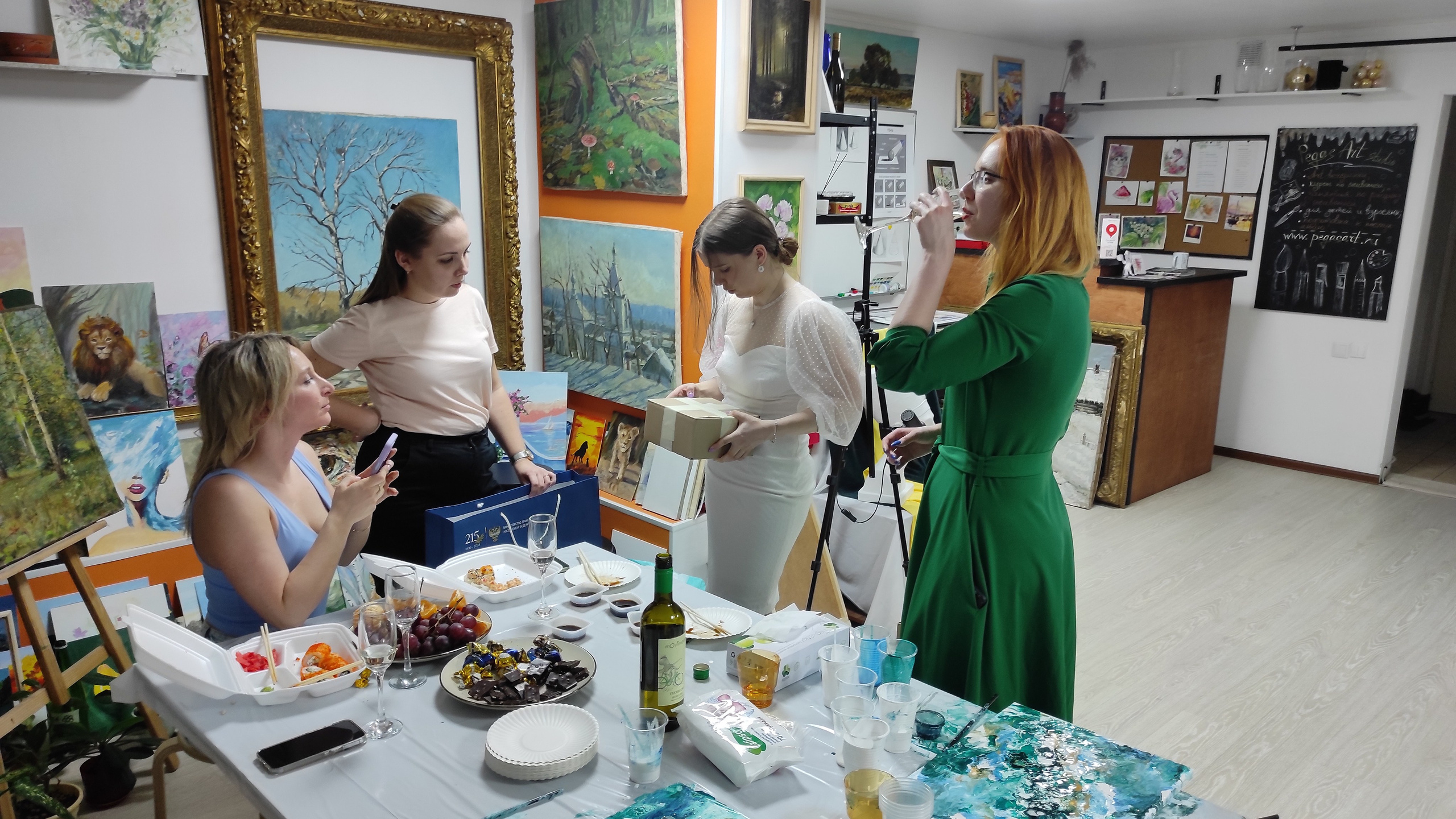 Арт-вечеринки. Арт-вечеринки и мастер-классы в Москве для взрослых и детей