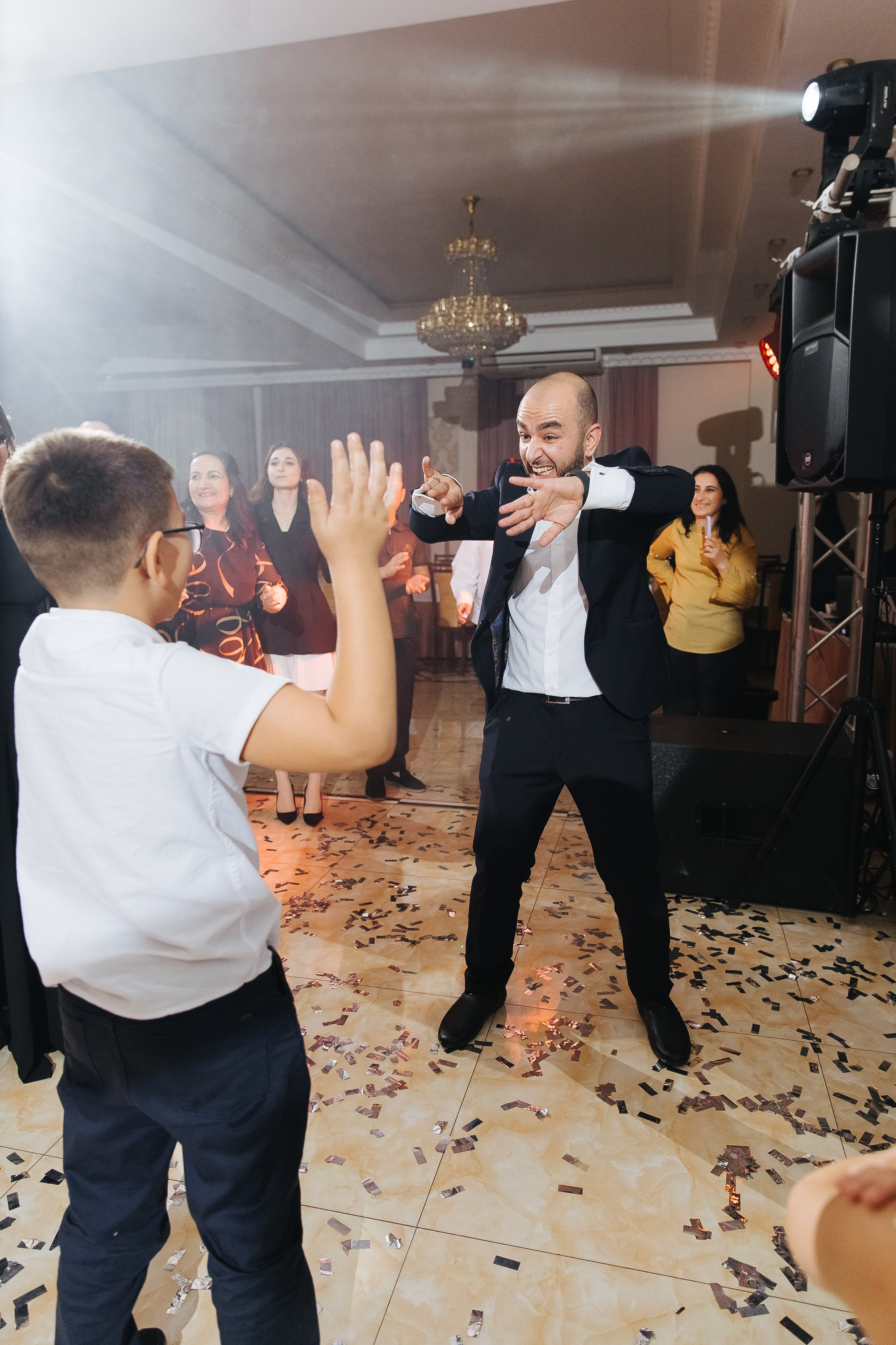 Ани и Назели. 35&5 День рождения, «Янтарь». Фотограф в Красноярске Надежда Воскресенская