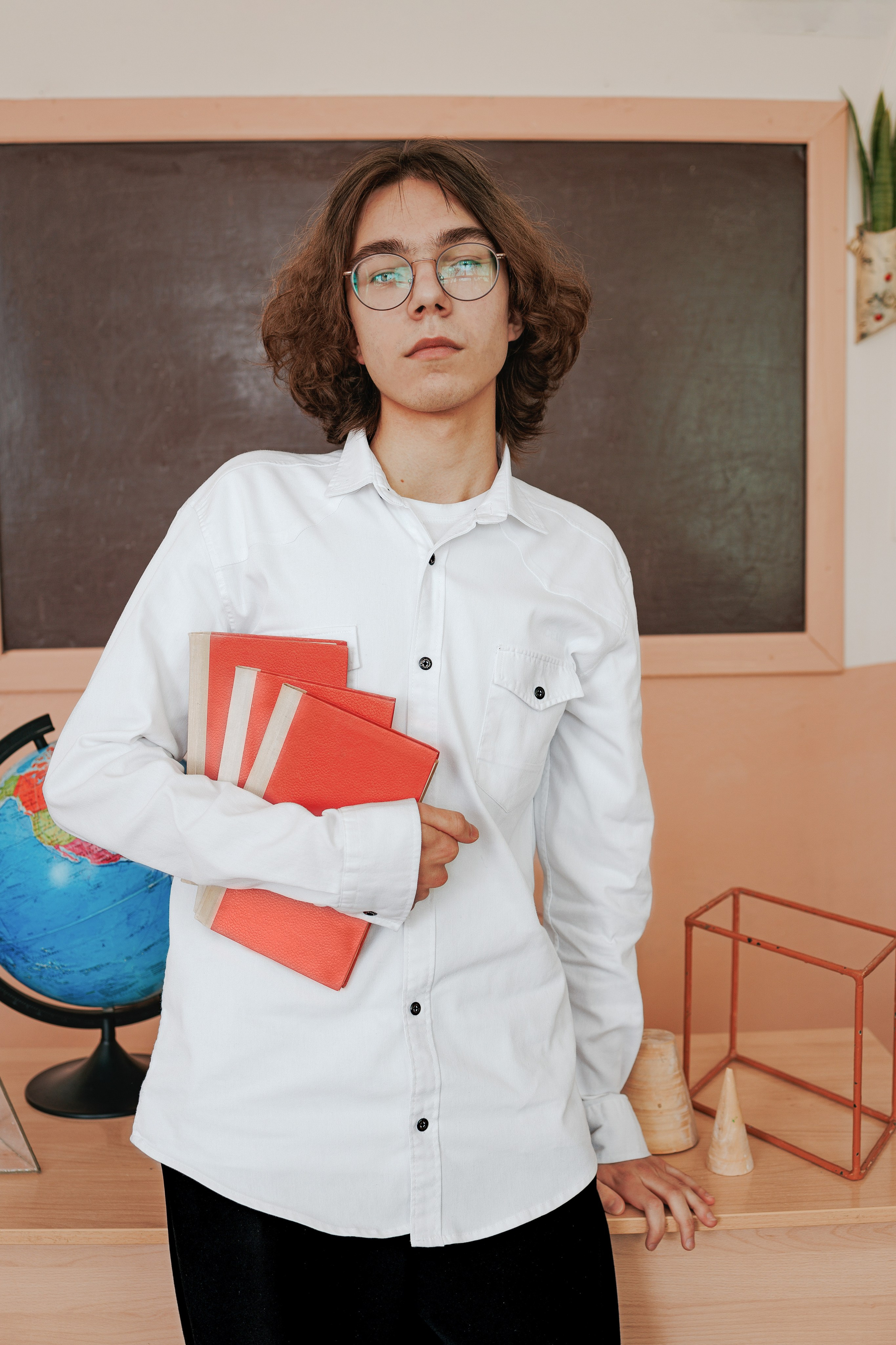 Позы для школьной фотосессии. Фотограф Медногорск Кувандык Оксана Шерехода свадебные, семейные, индивидуальные, школьные фотосессии. Печать фотоальбомов