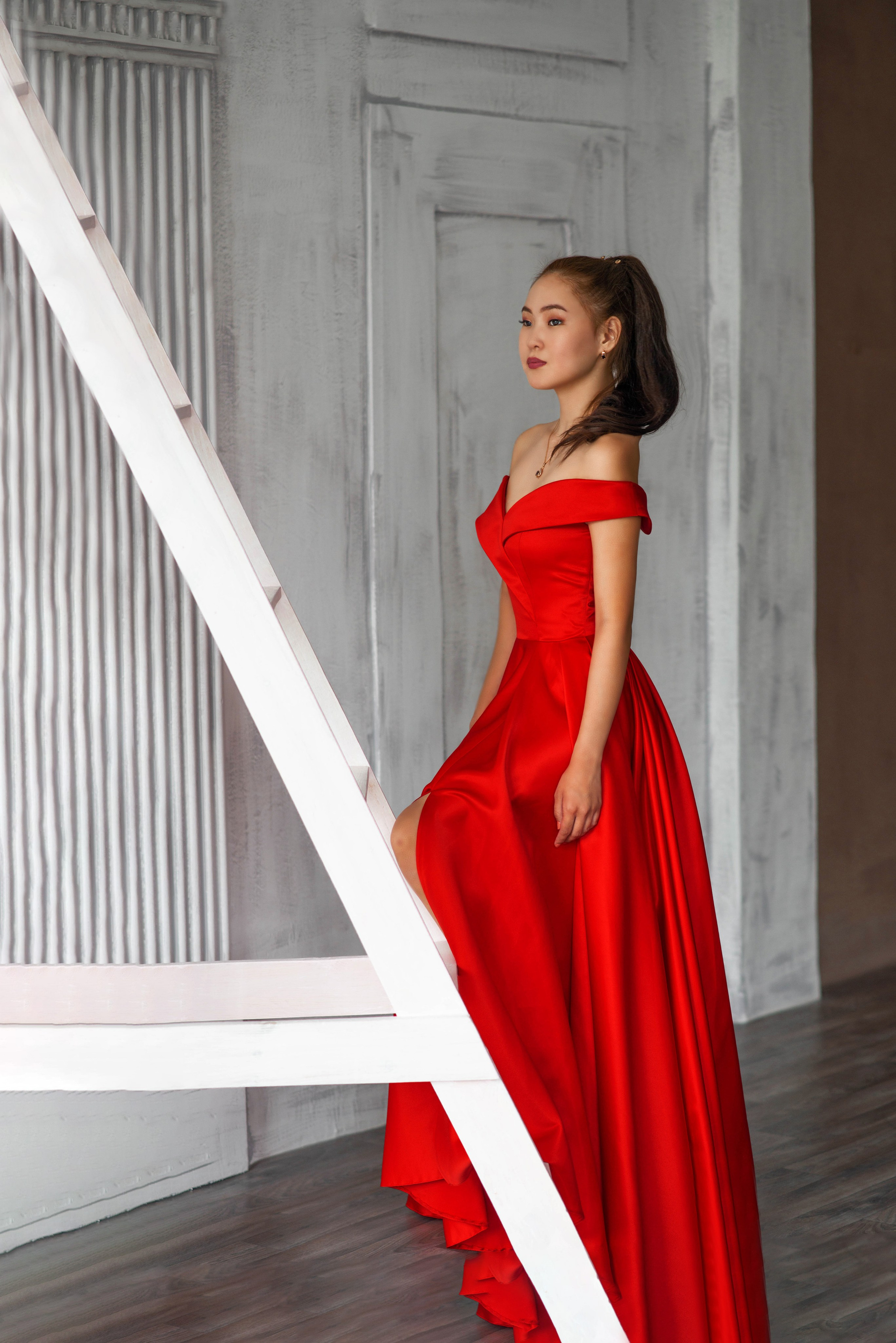 Вероника. История с красным. Семейный и свадебный фотограф в Абакане Юлия Су