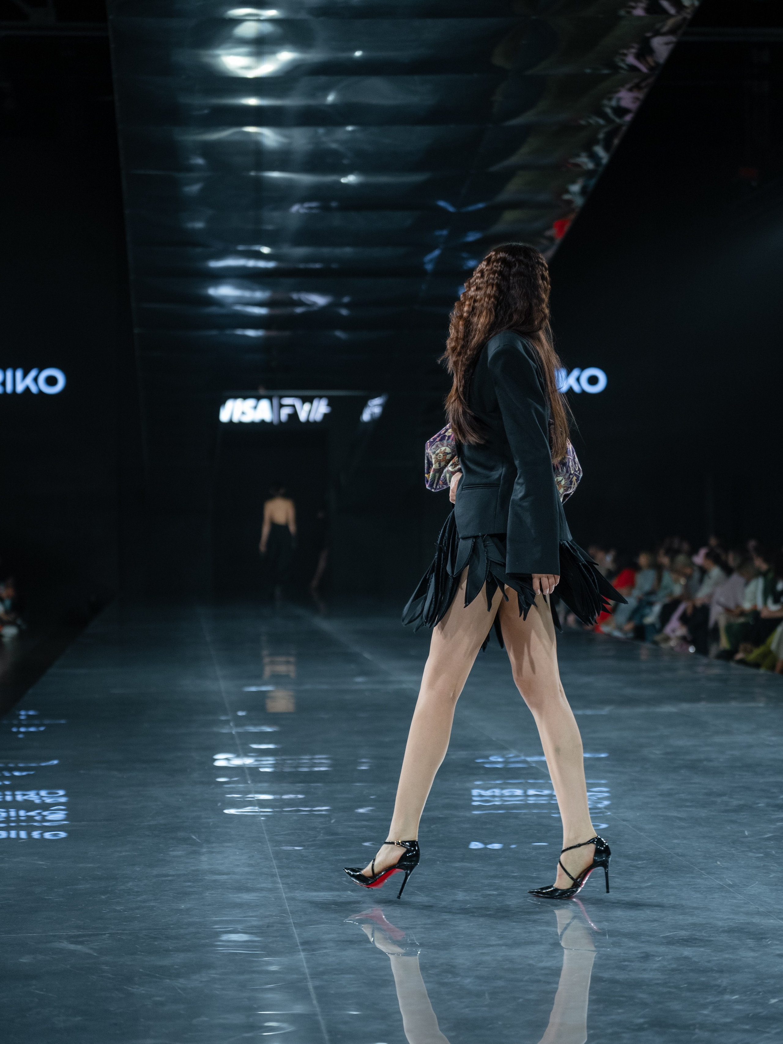 Visa Fashion Week Pre-Fall Mariko. Сайт Алматинского НЮ АРТ, будуар и фэшн фотографа Дениса Карпенко