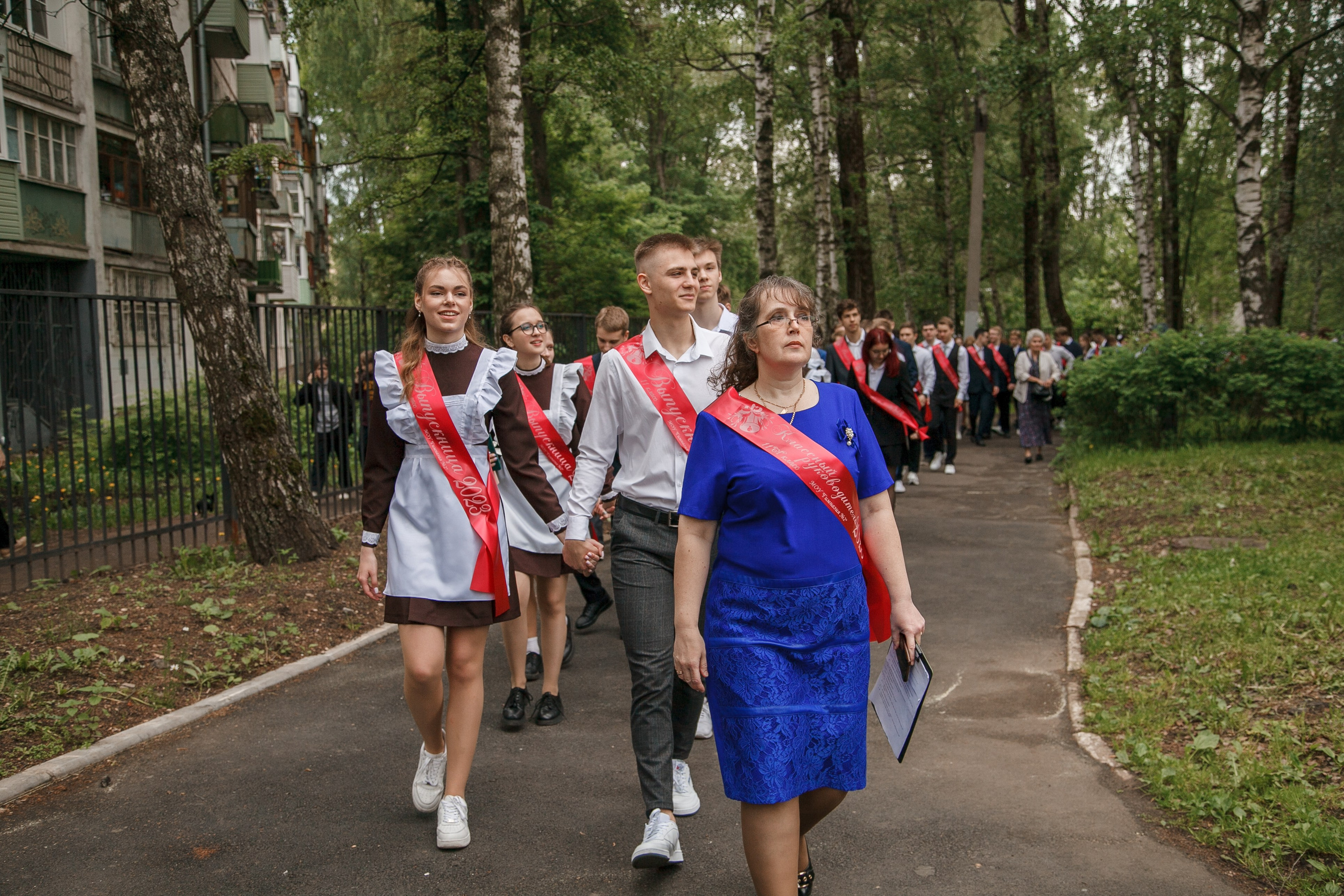 Последний звонок. Ирина Коновалова школьный фотограф. Выпускные альбомы Ярославль