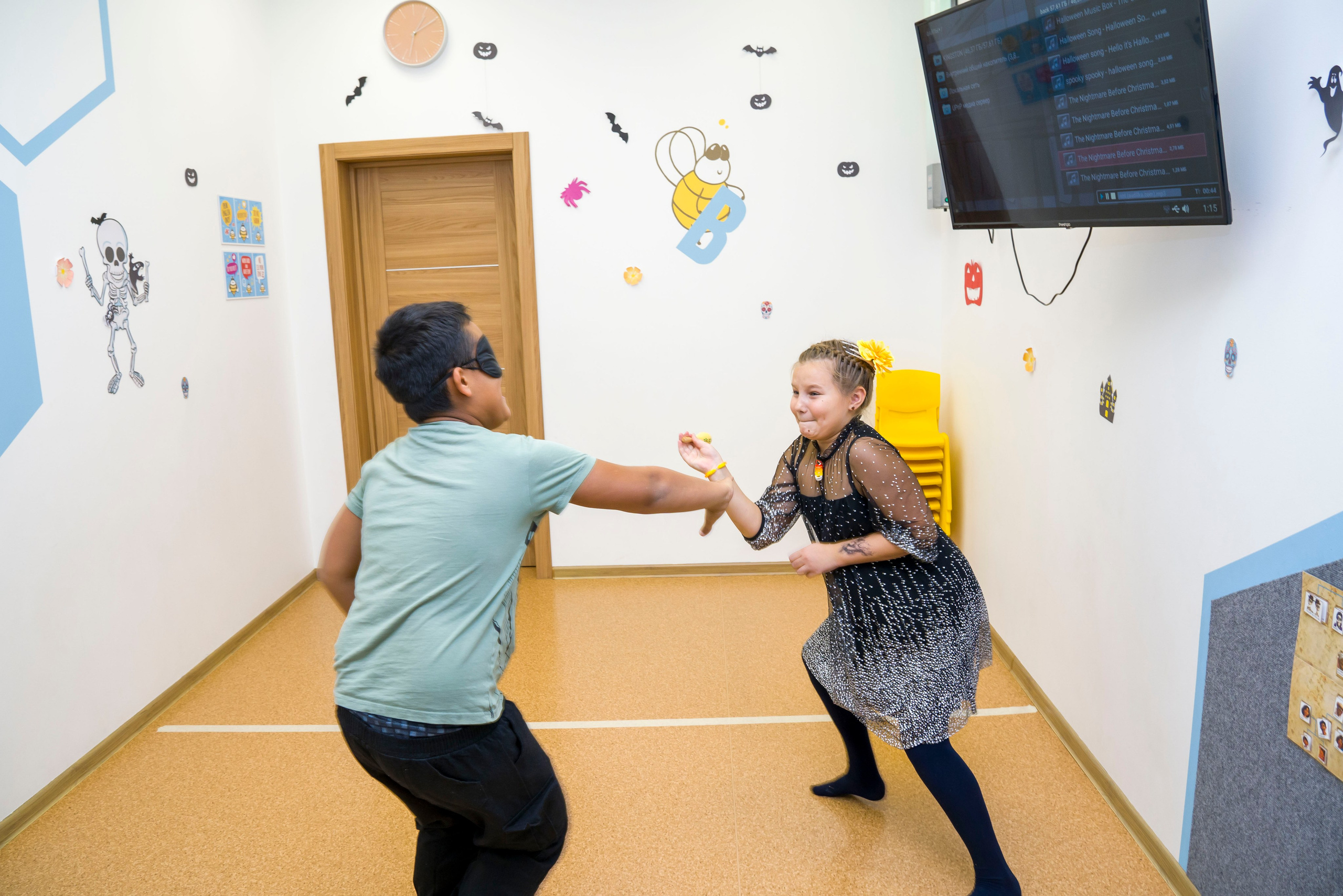 Репортаж детского праздника хеллоуин. Фотограф в Санкт-Петербурге. Репортажная и все съёмки для бизнеса
