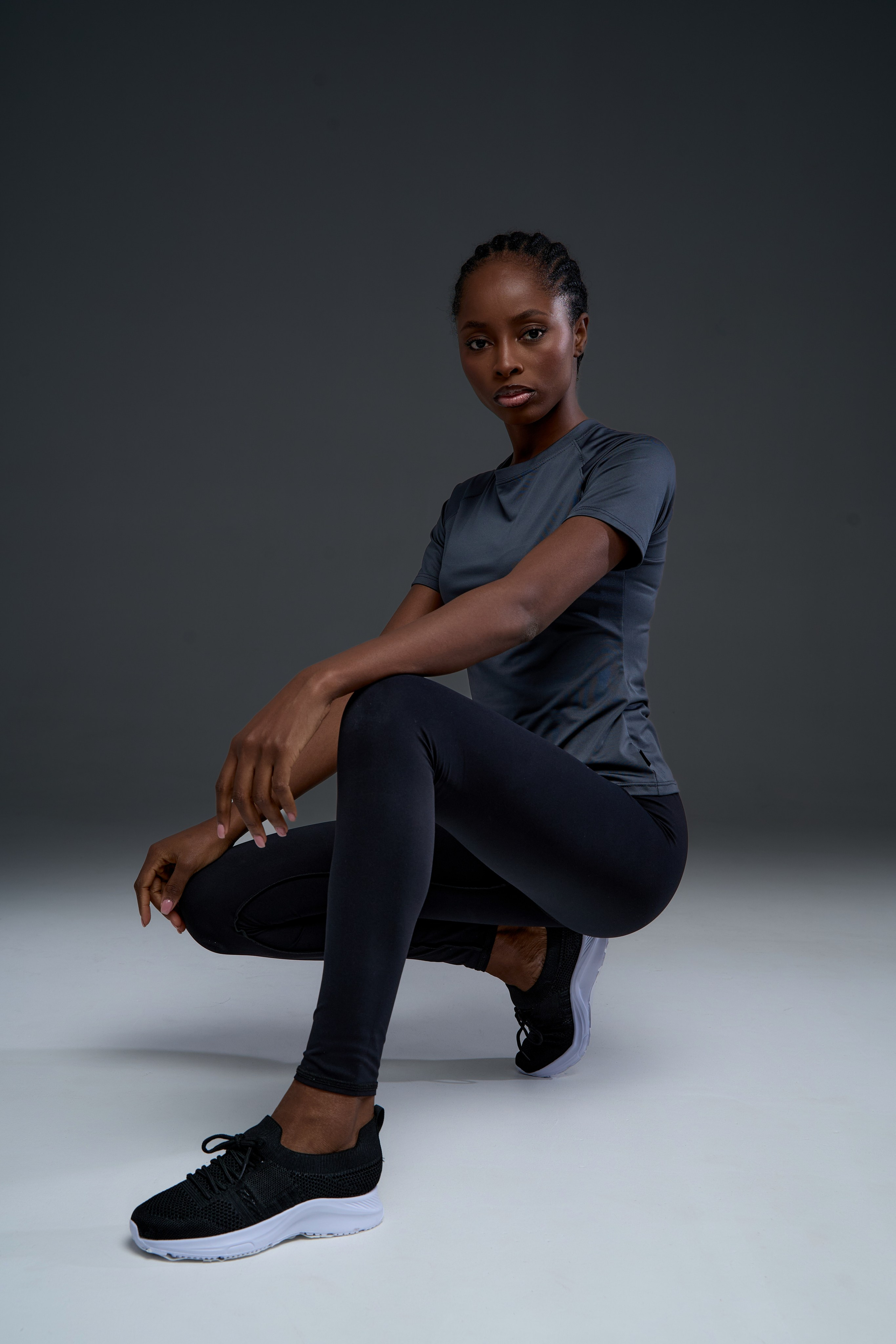 Спортивные футболки. Фотограф для маркетплейсов в Москве