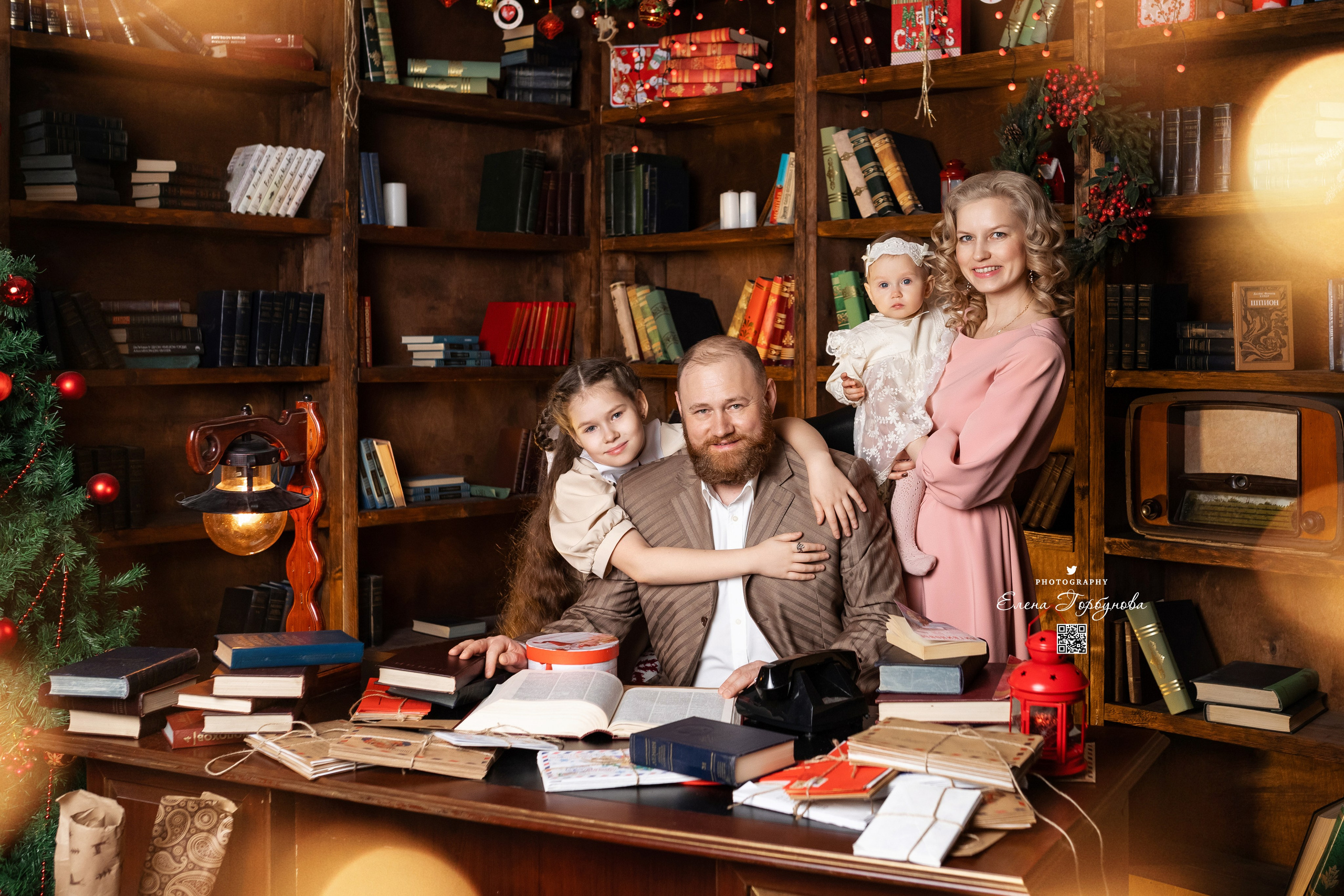 Семья Светланы. Студия Prestig Декабрь 2024. Фотограф Пермь. Свадьбы. Семья и дети, школа, д. сад. Фотокниги