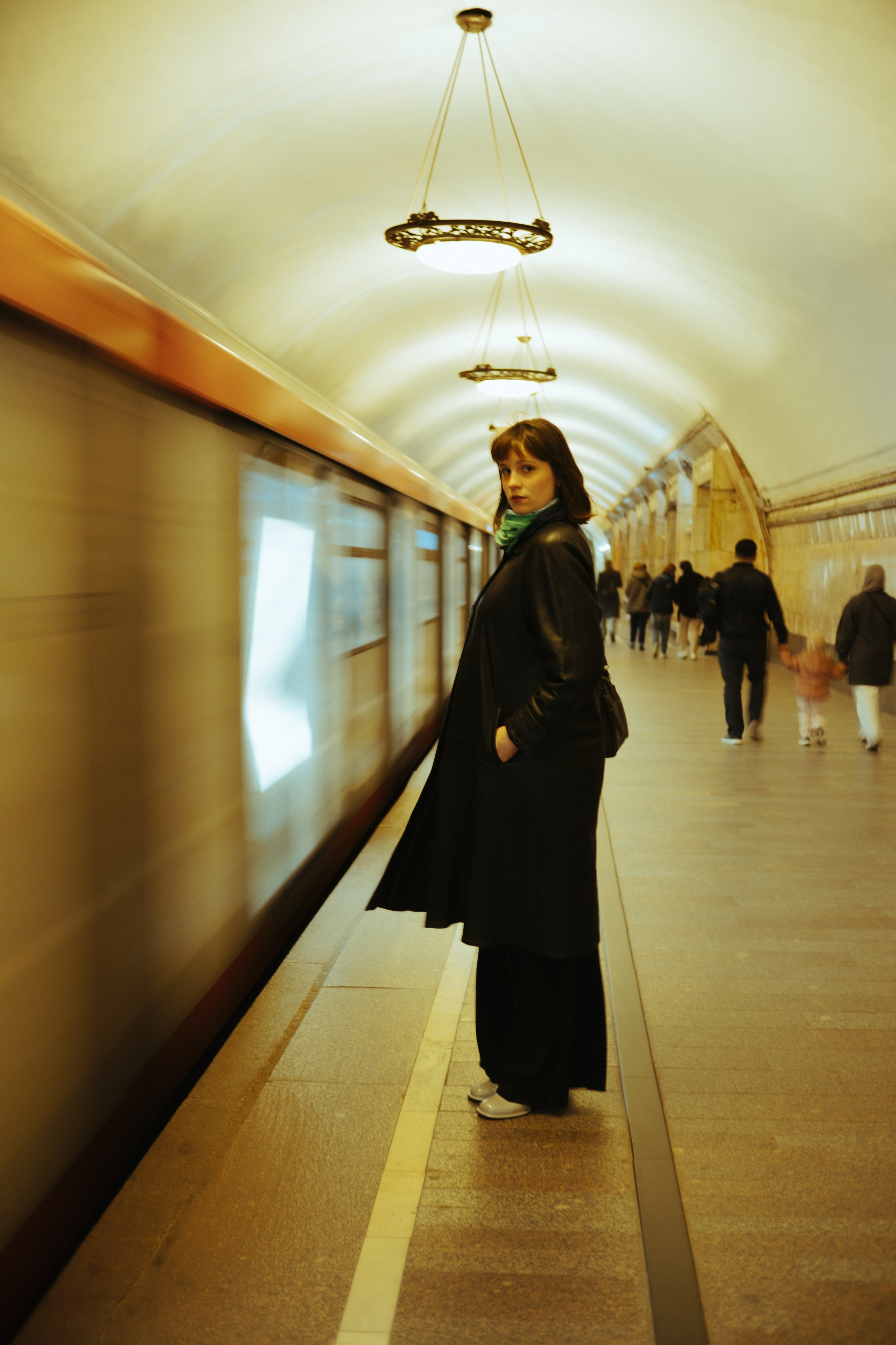 Портретная съемка в метро. Фотограф в Москве Полина Ефремова