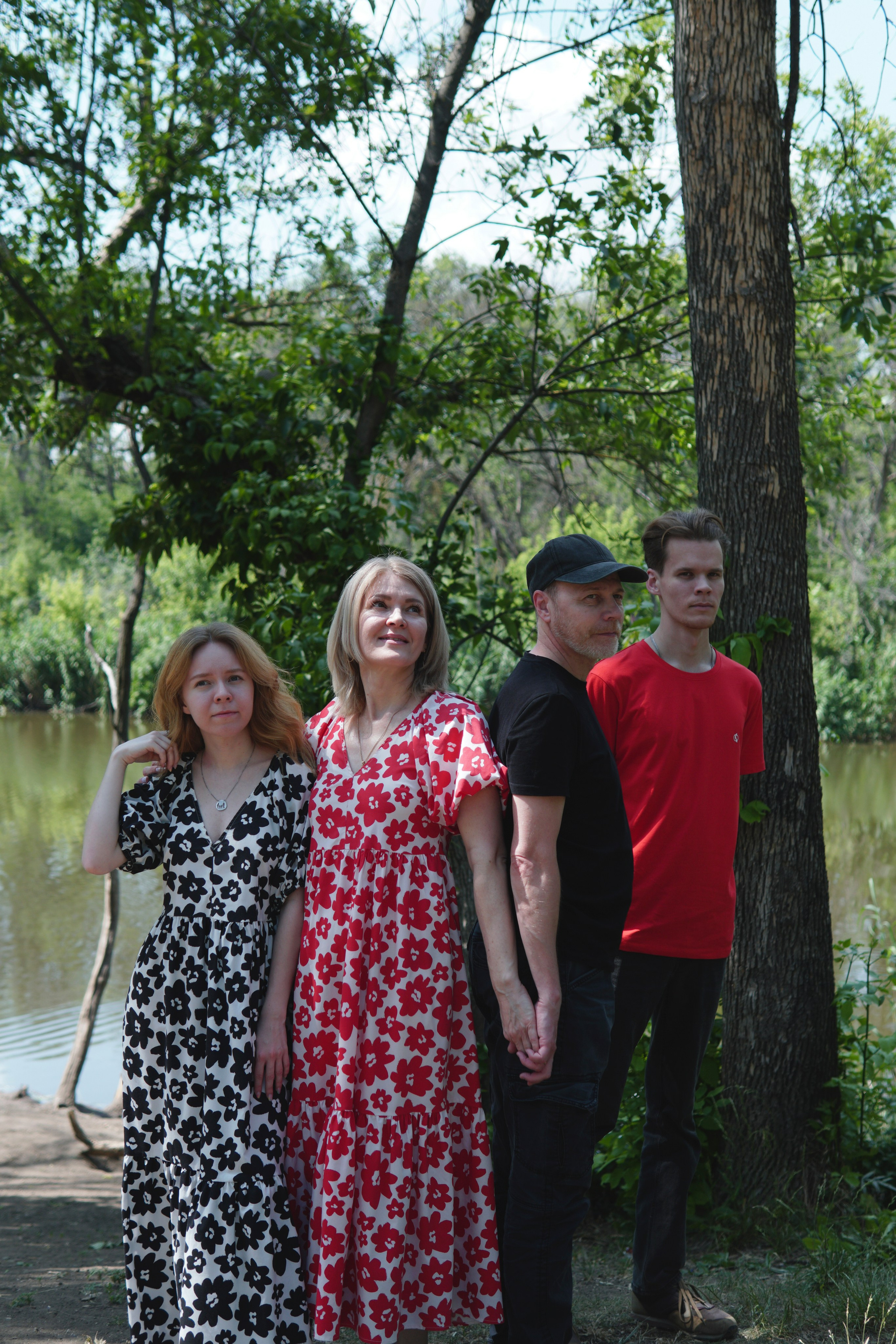 Семейная фотосессия у пруда. Фотограф в Ростове-на-Дону Марина Мальцева