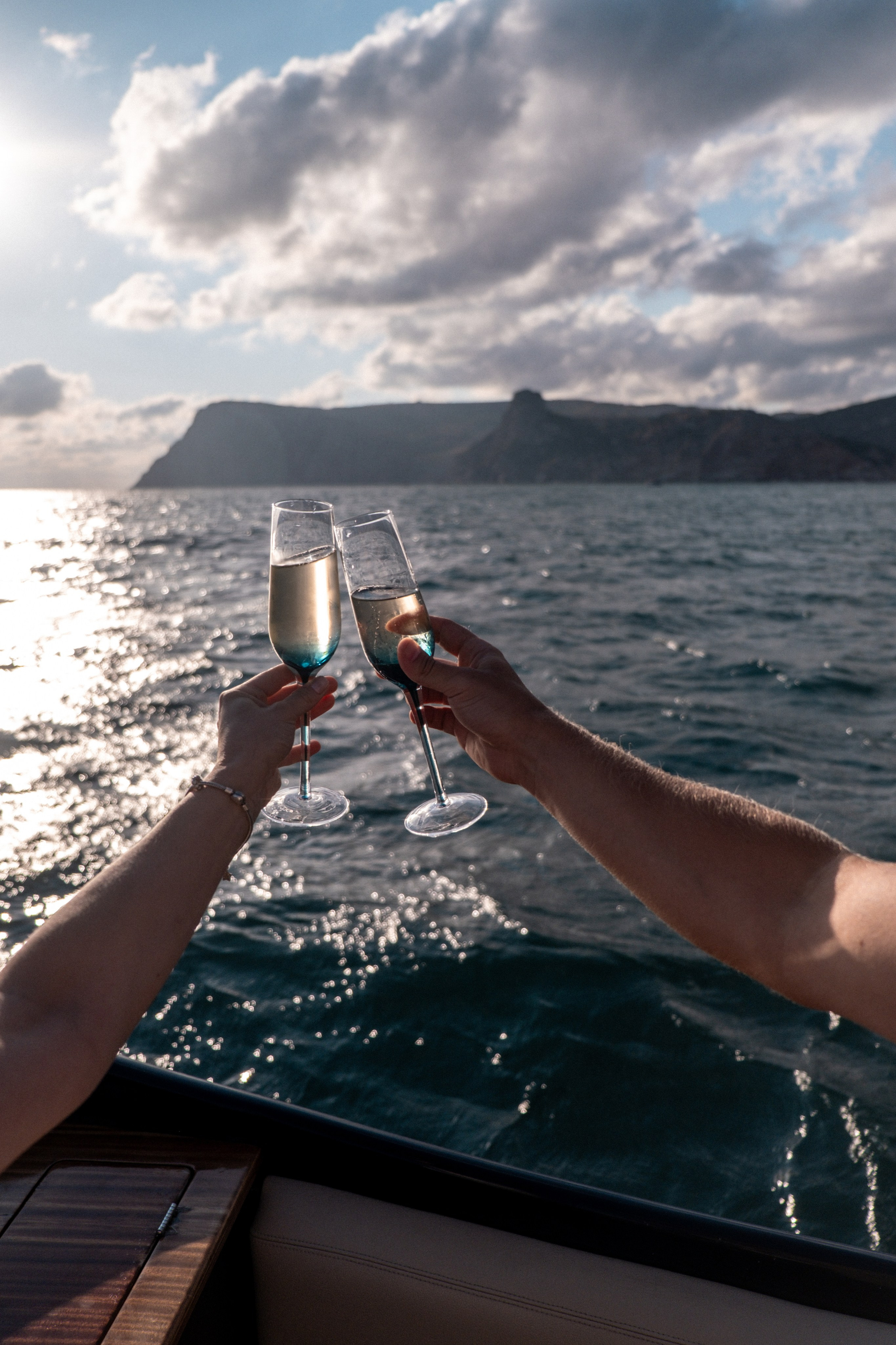 М+А — Прогулка на катере в Балаклаве. Профессиональная фотосъемка в Крыму. Натуральные эмоции и живые кадры. Забронируйте дату прямо сейчас!