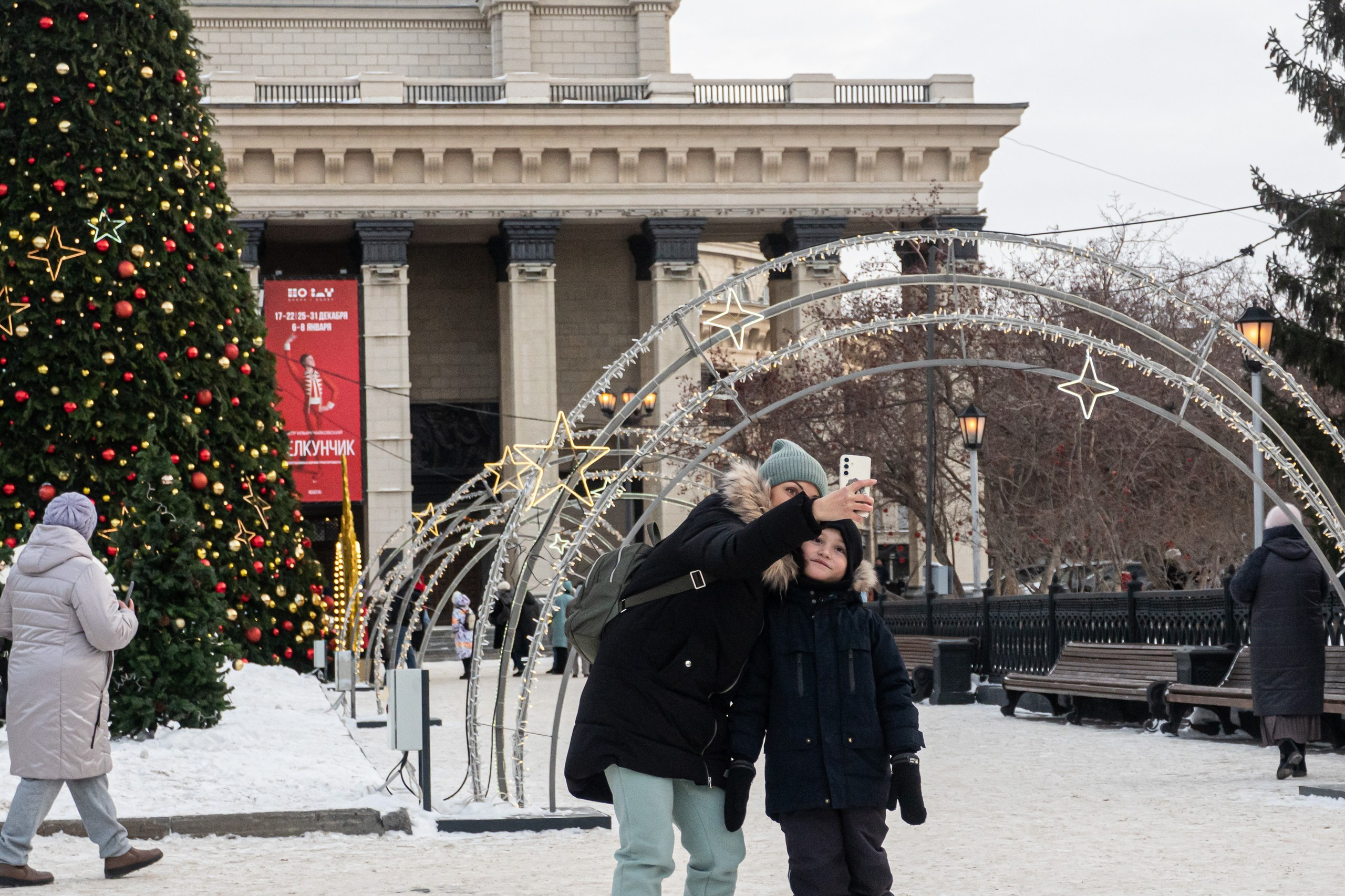 36 видов Театра оперы и балета. Фотограф Алексей Школдин. Новосибирск