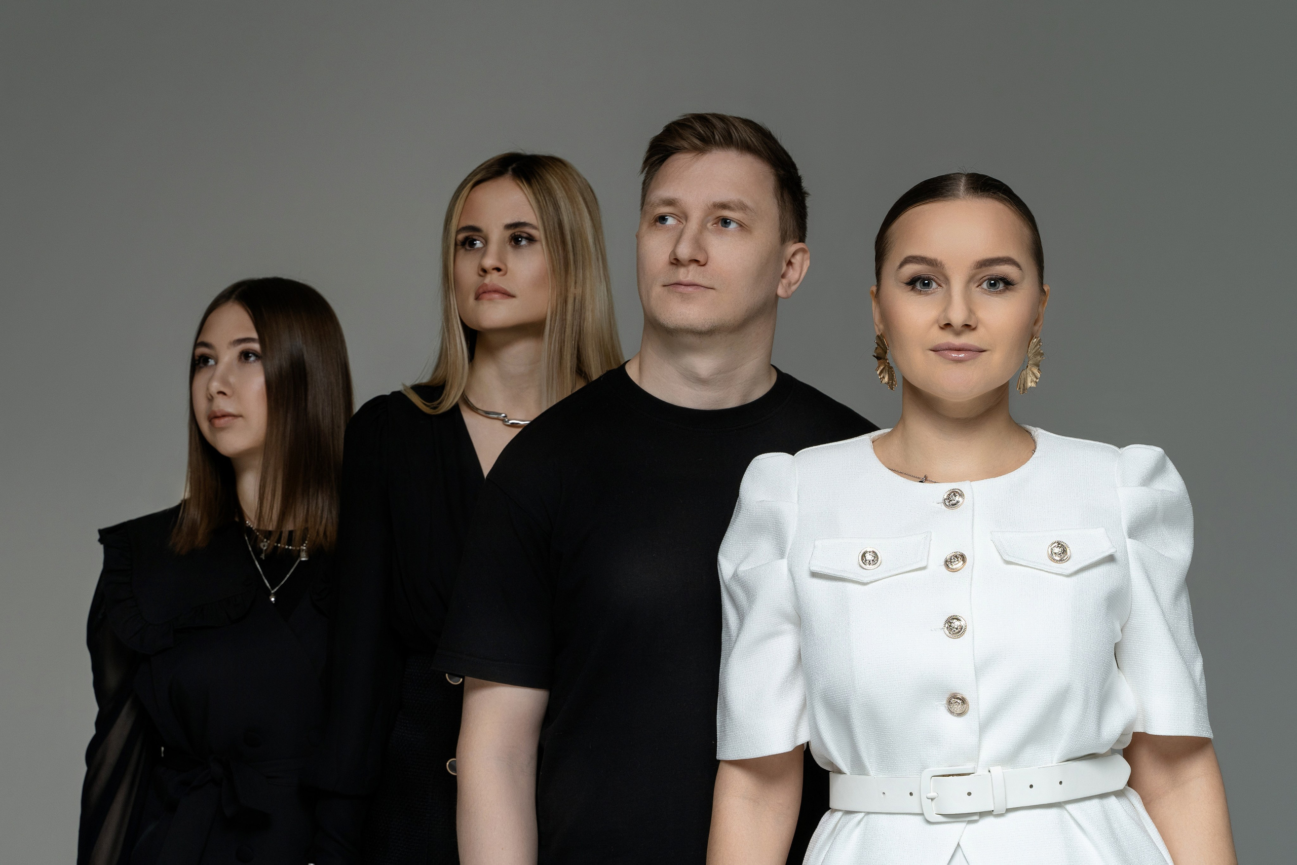 Групповая фотосессия на циклораме