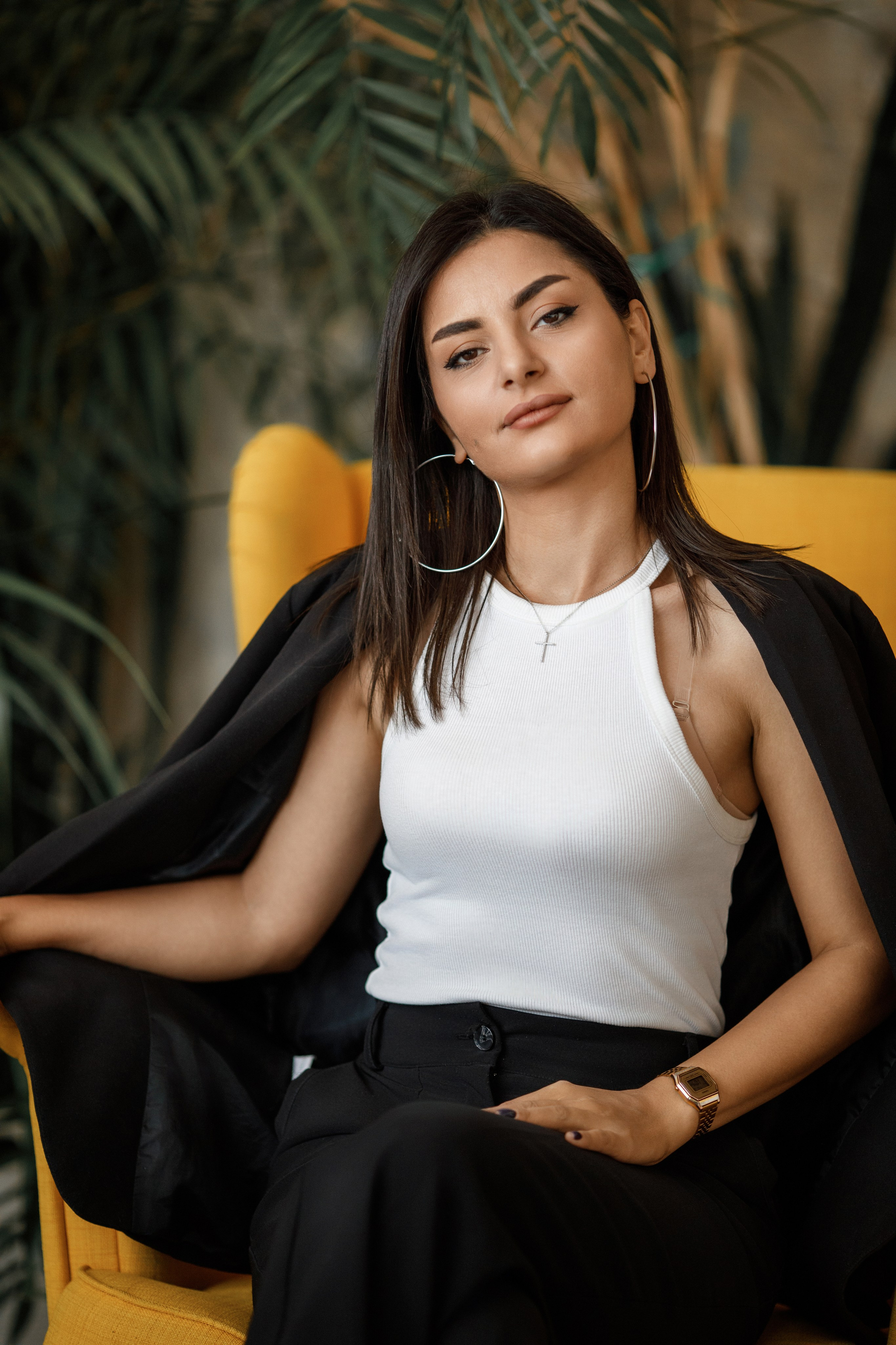 Бизнес портрет молодей девушки. Фотограф во Владикавказе Юрий Геворгизов