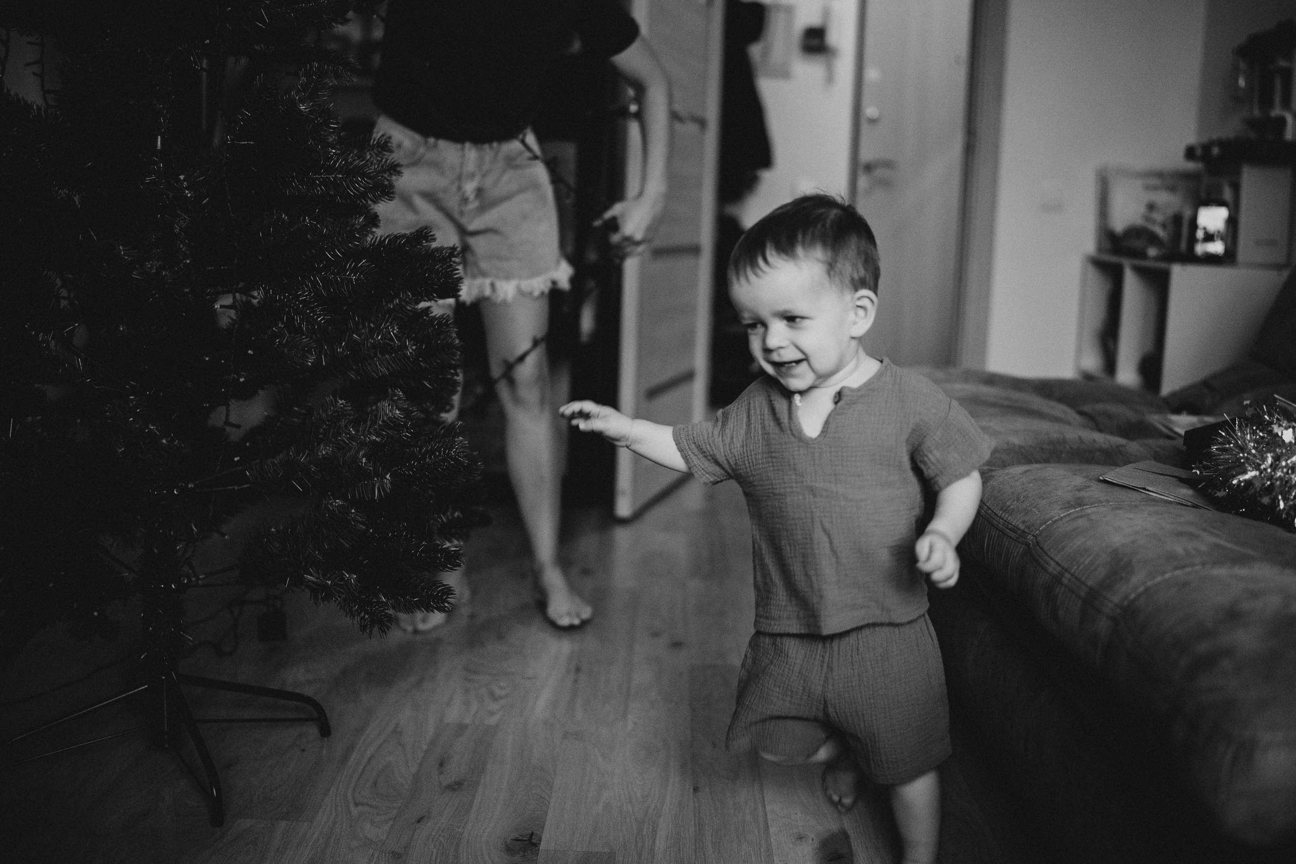 Украшаем ёлочку. Малыш Костя. Семейный фотограф в Москве Ирина Жур