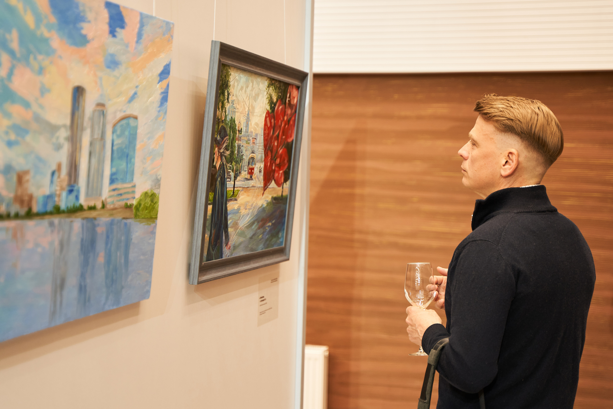 Выставка «Шел по городу волшебник». Фотограф Вика Фадина, Екатеринбург