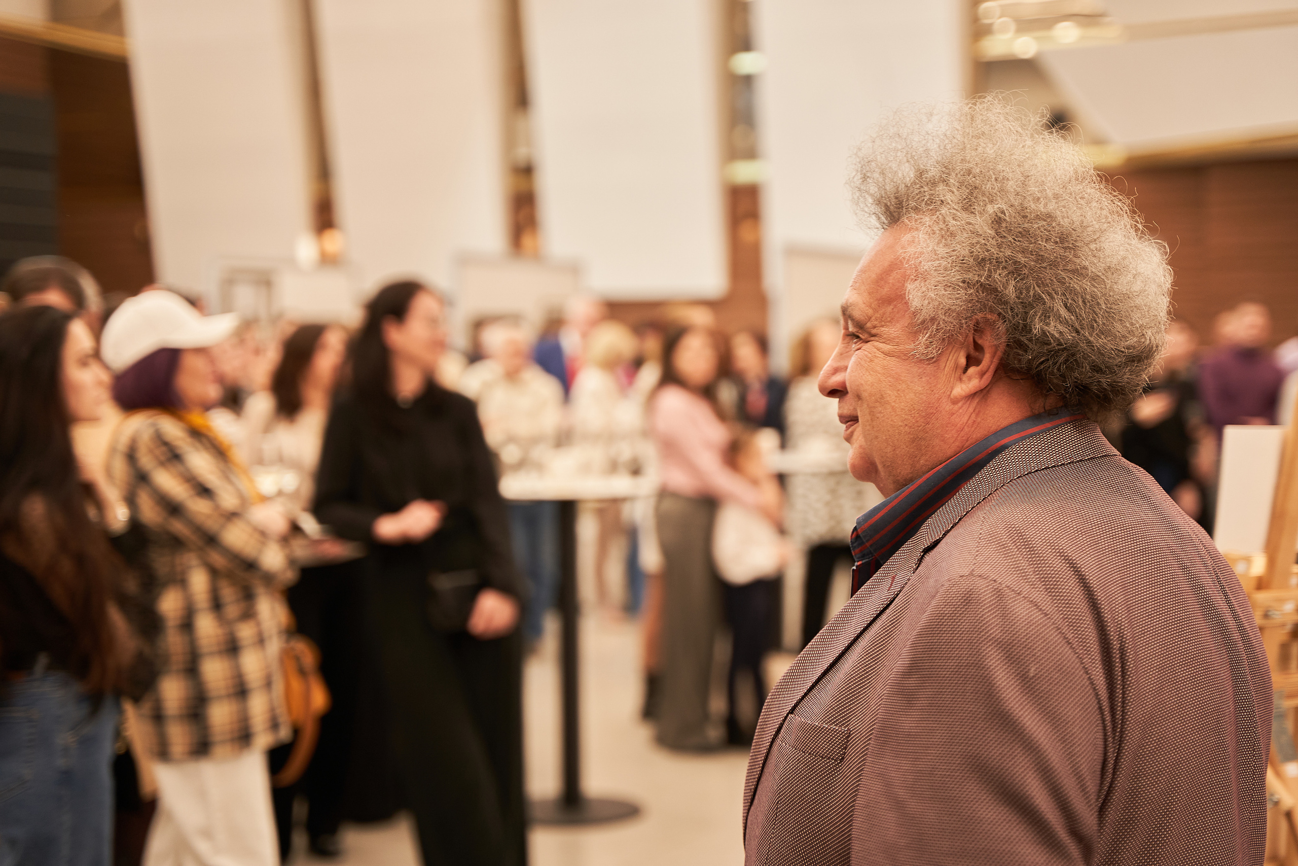 Выставка «Шел по городу волшебник». Фотограф Вика Фадина, Екатеринбург