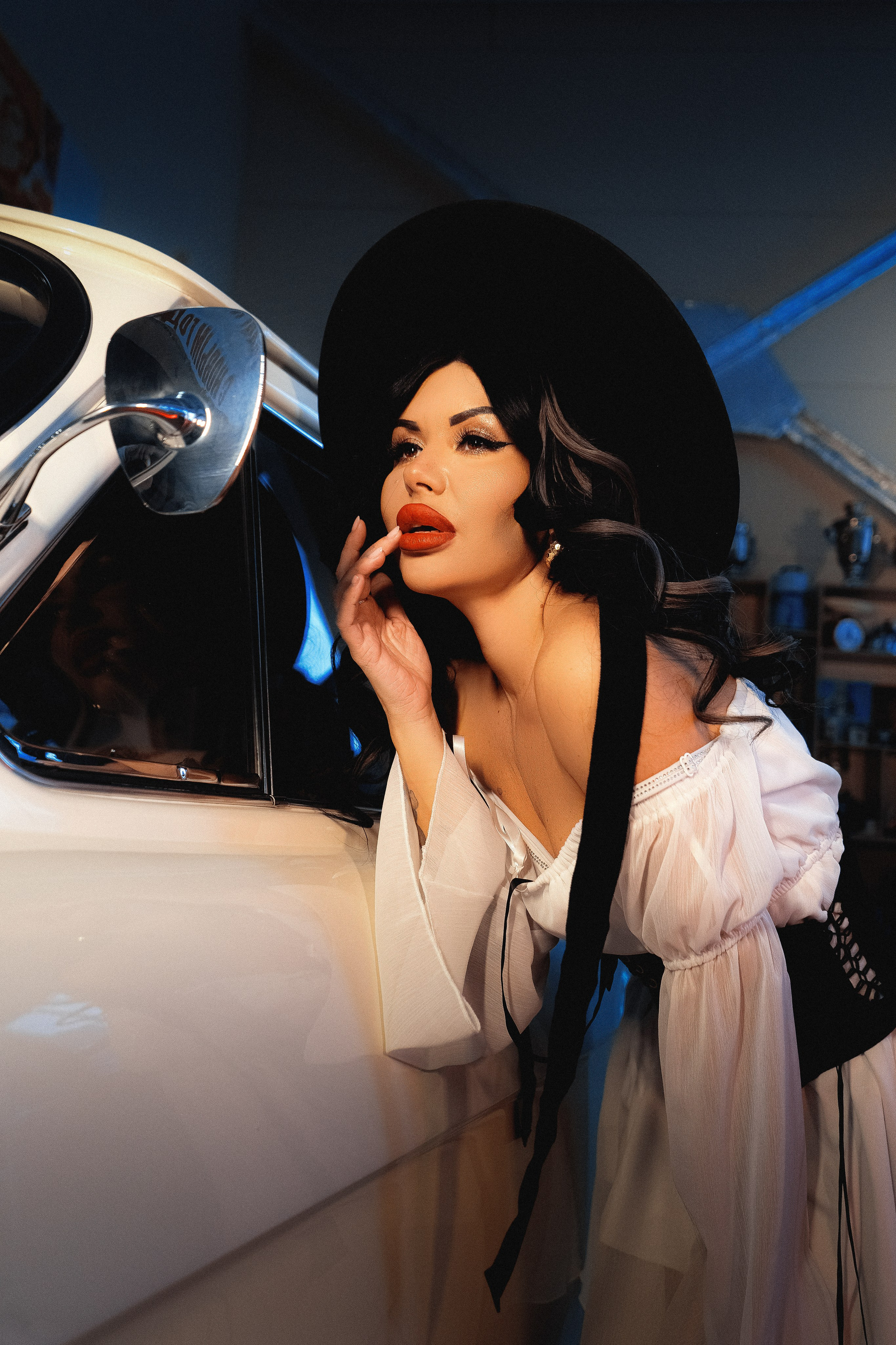 Фотосессия для Кристины в музее ретро автомобилей, Новосибирск. Фотограф в Новосибирске Владислав Унтерберг