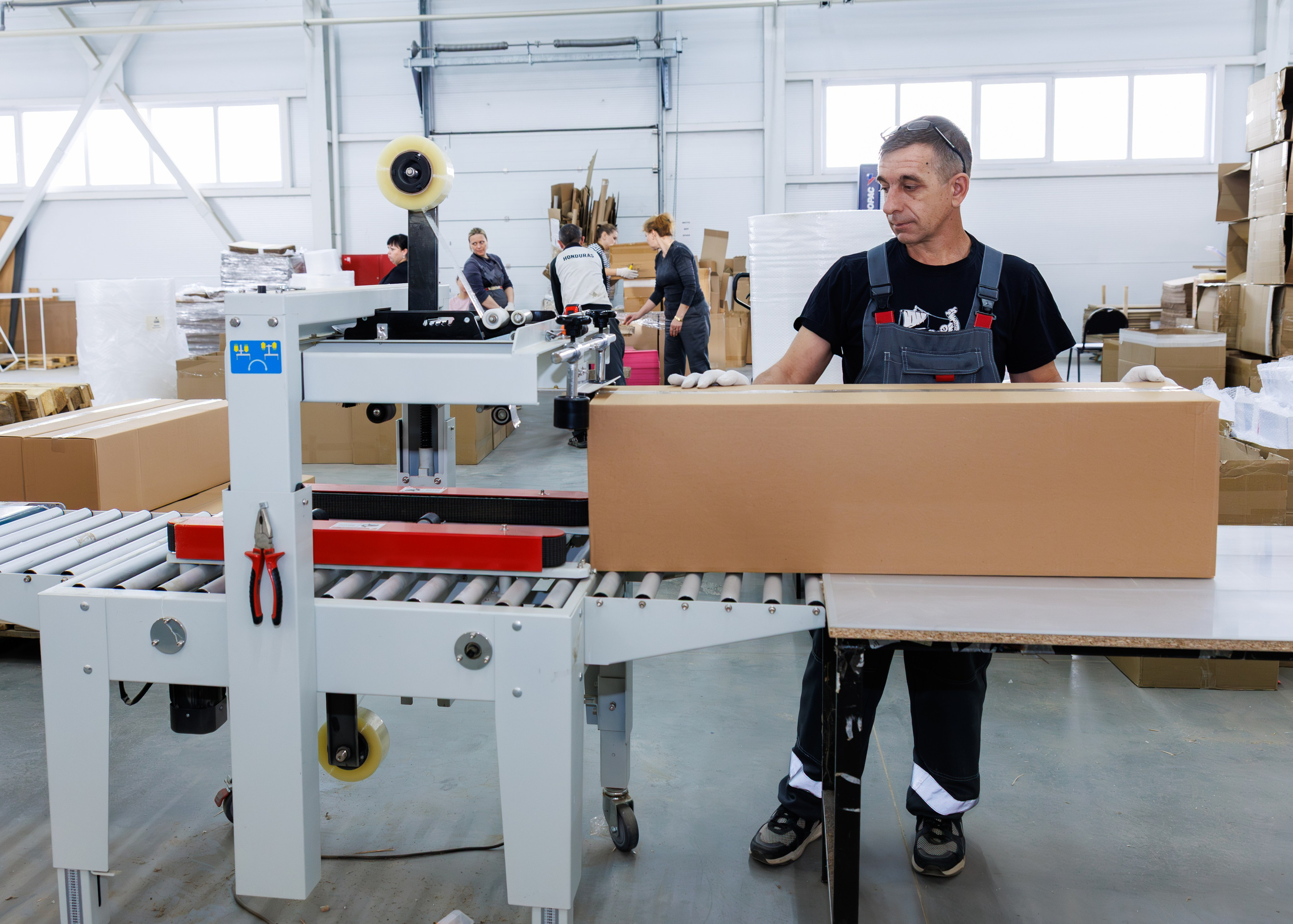 Съемка контента для рекламно-производственной фирмы «Дека» (2025). Репортажный и портретный фотограф в Ярославле Константин Горбачев