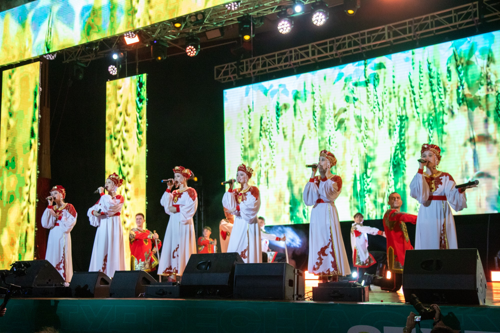 Гала-концерт «Студвесна на Кубани». Репортажный, промышленный и маркетплейс-фотограф Дмитрий Чернат