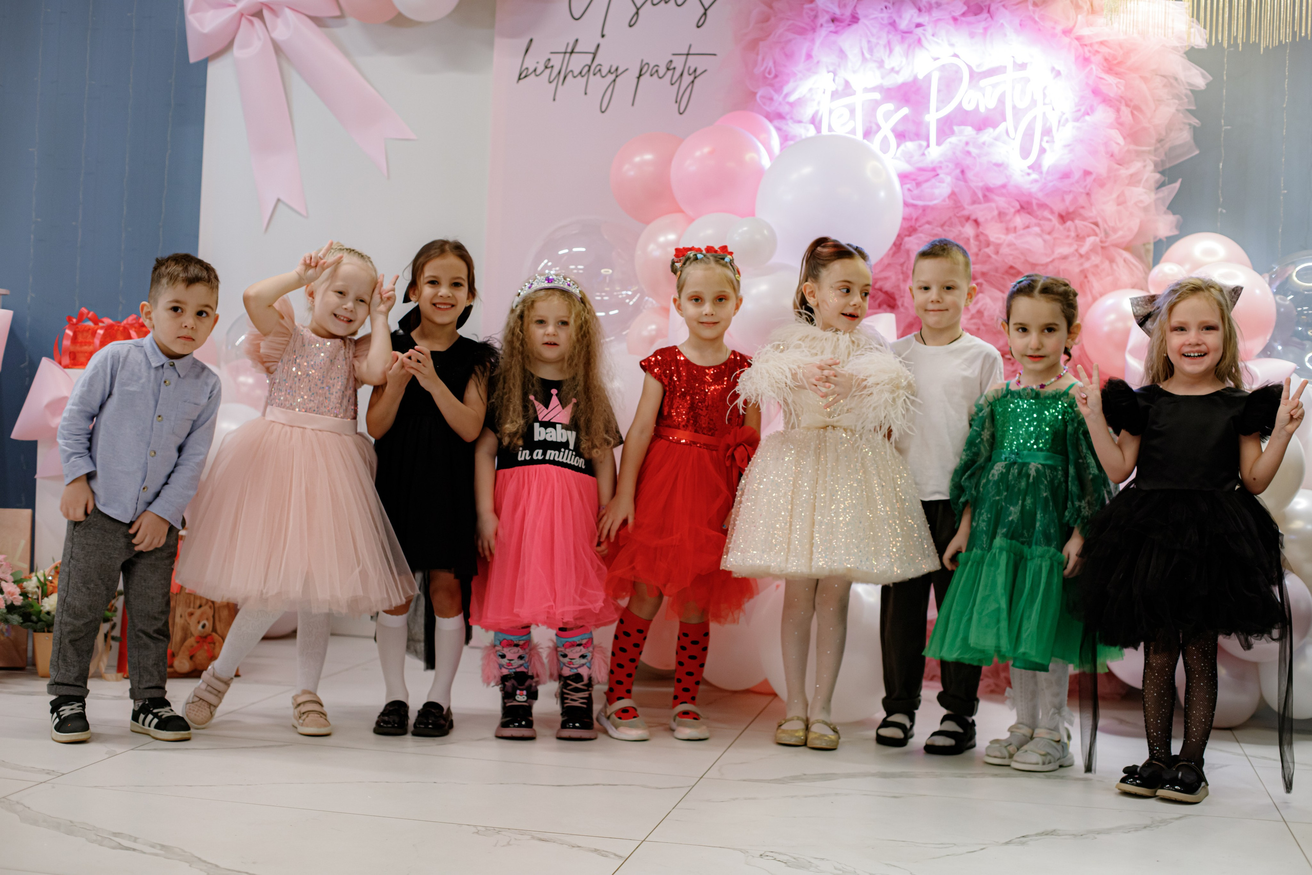 ASIA'S BIRTHDAY PARTY. Photokarish