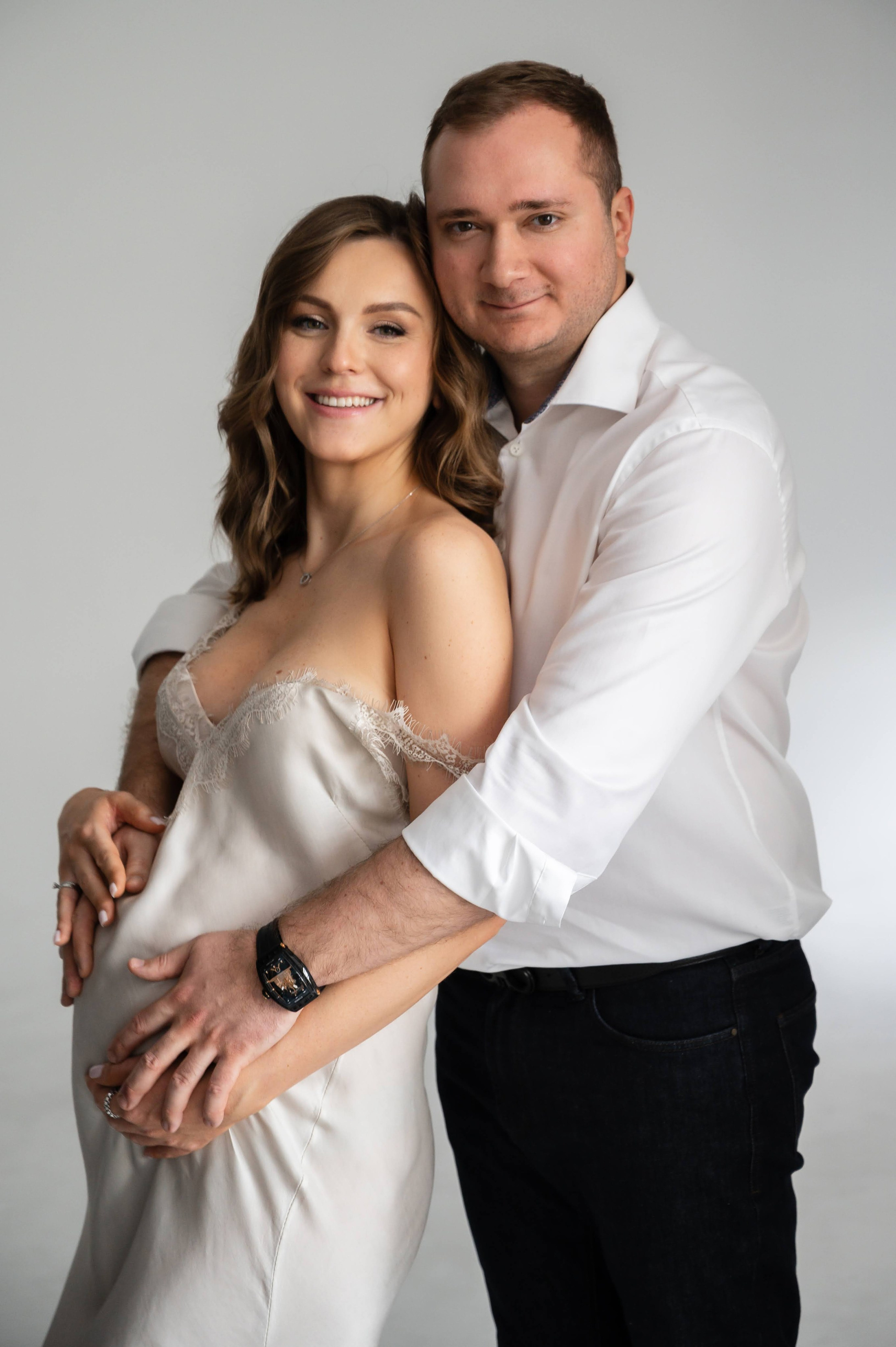 Виктория. Профессиональный фотограф беременности в СПБ. Стильные фотосессии беременности в стиле минимализм и классическая фотография