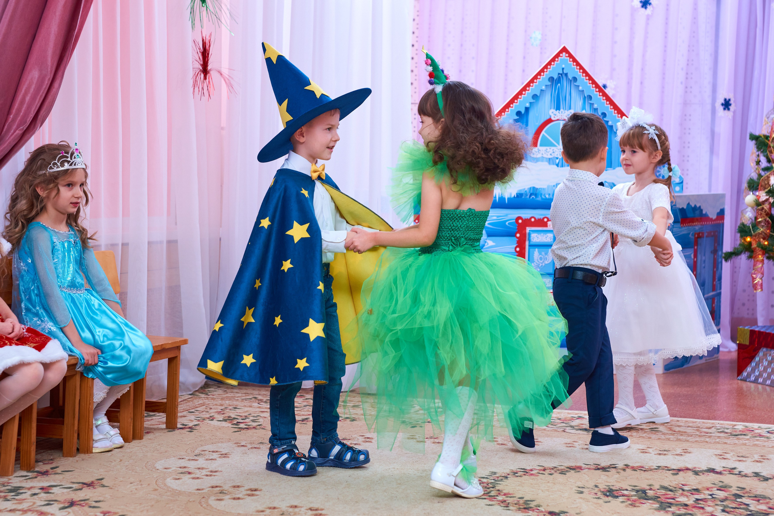 Новогодние утренники. Childrenfoto.ru