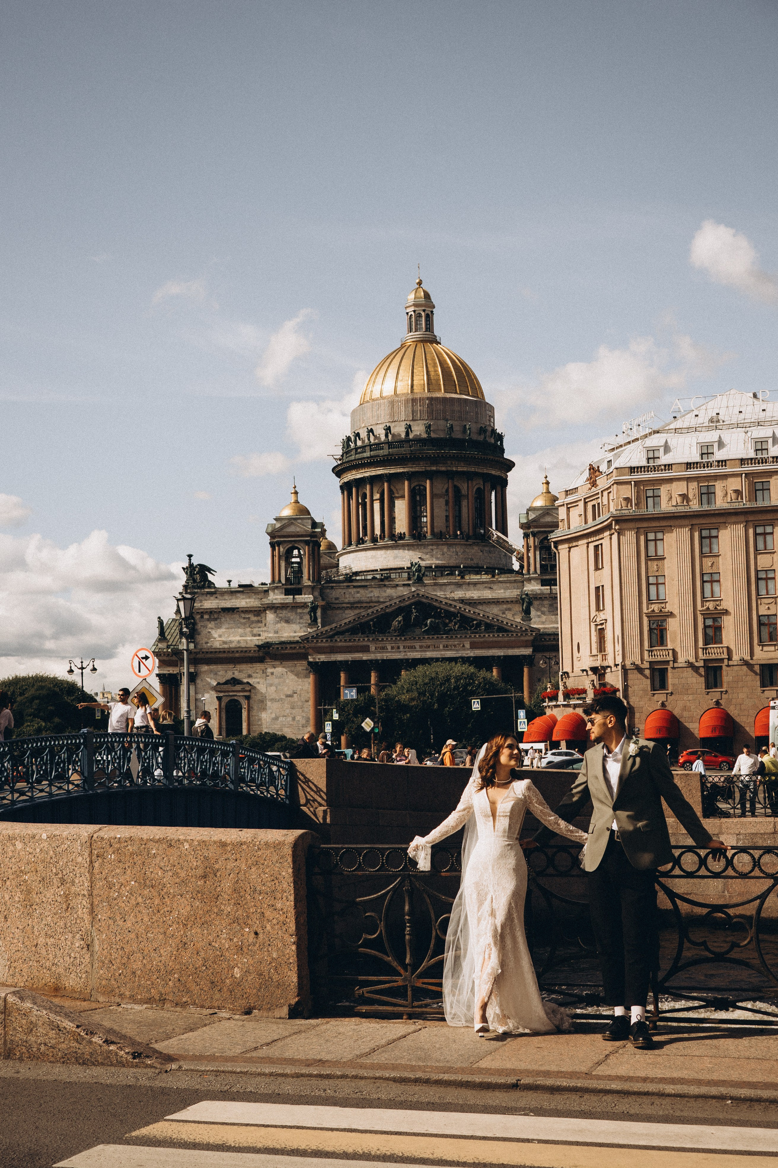 СВАДЕБНАЯ ПРОГУЛКА ВОЗЕ ИСАИКЕВСКОГО СОБОРА АСТОРИИ И ЗАКОНОДАЛЕТНОГО СОБРАНИЯ. Профессиональный фотограф, Санкт-Петербург — Виктория Богомолова