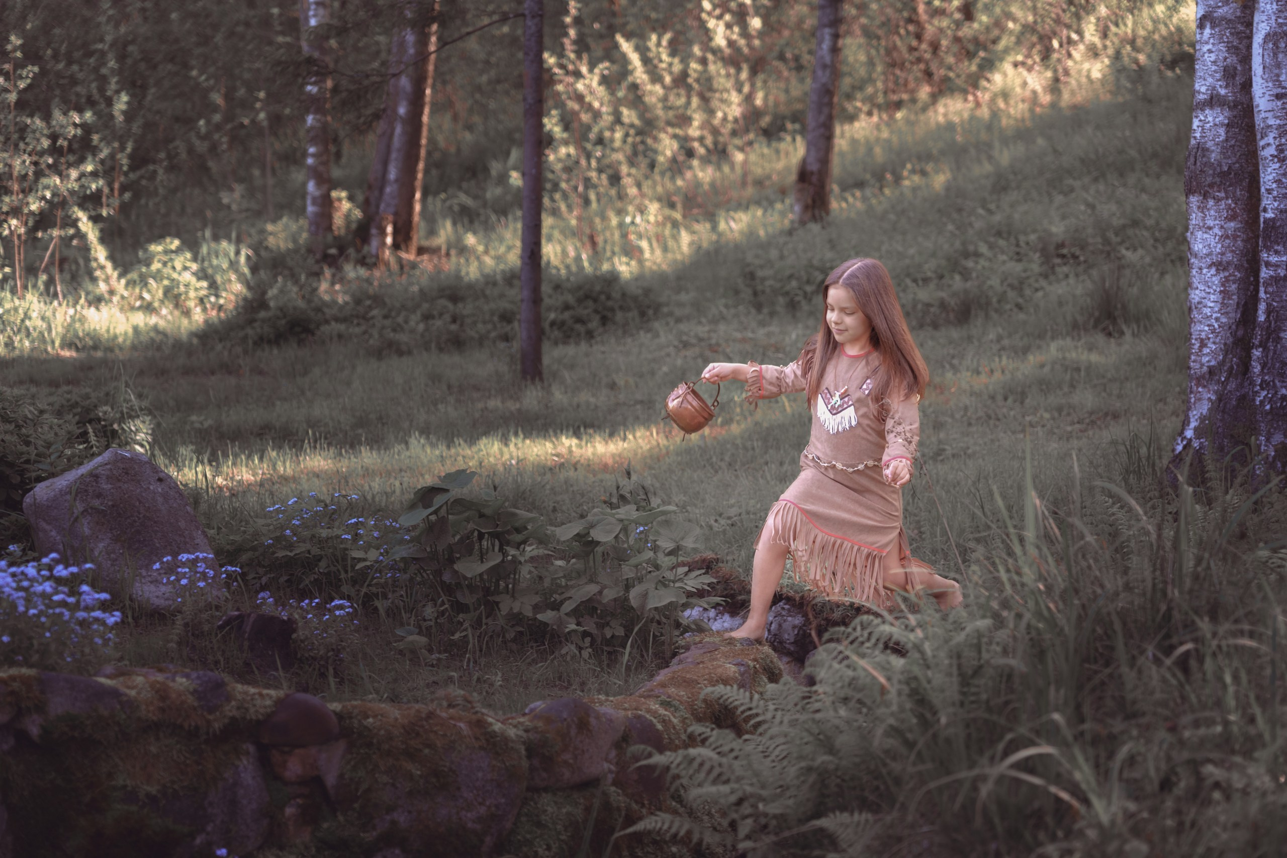 Лесная Кроха: Дух Свободы в Глазах Пяти Вёсен