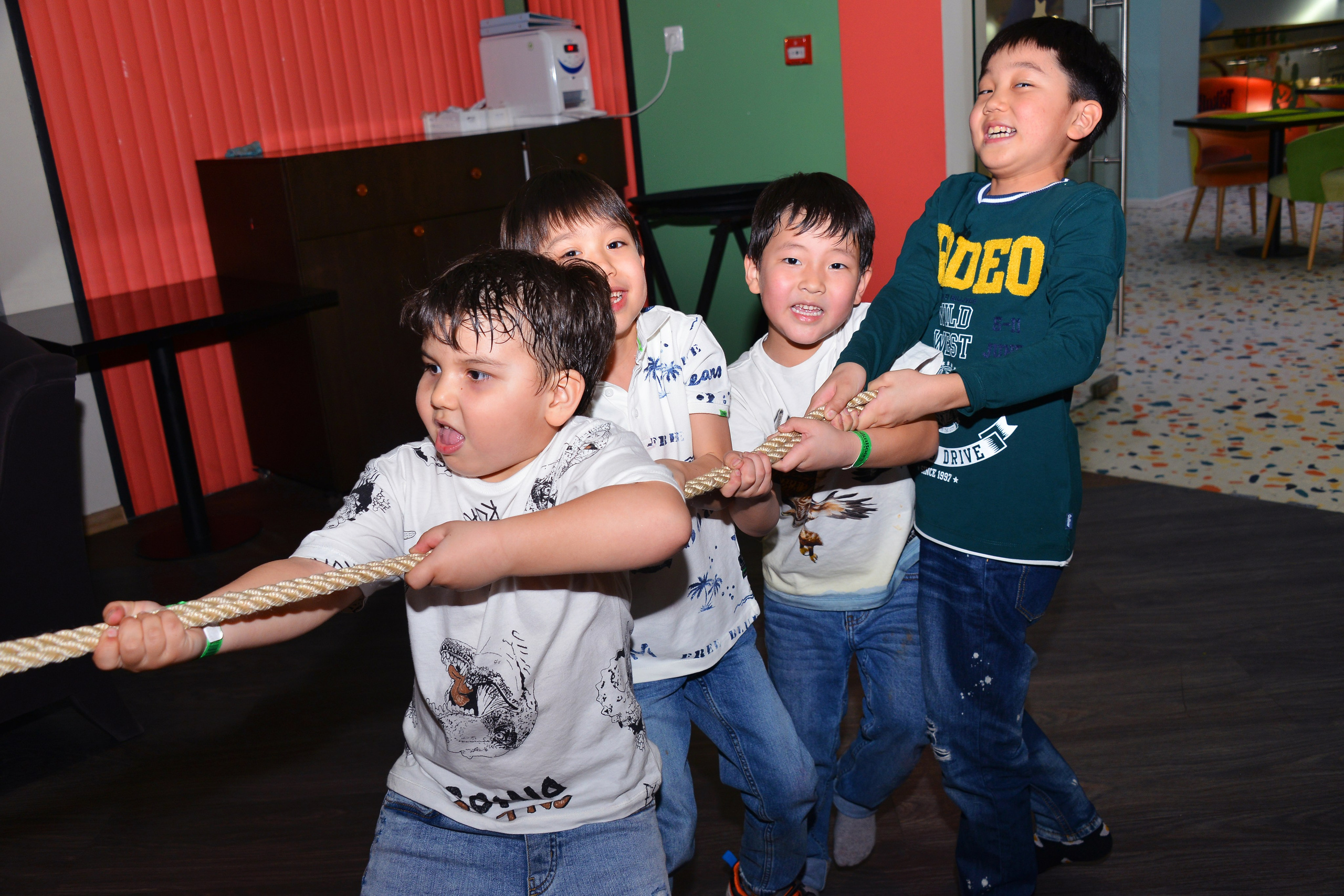 Дети-6 (Айлин-8 лет). Фотосъёмка. Фотограф Сергей Авдеев-семейный и детский фотограф в Алматы