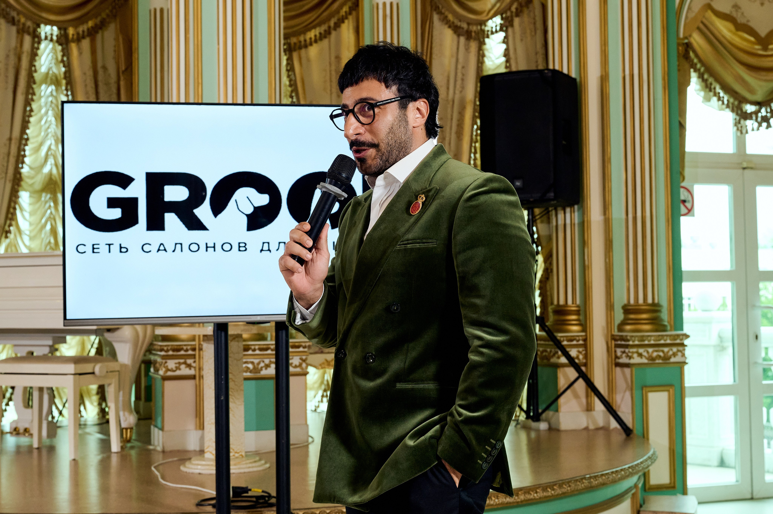 Профессиональная съёмка ведущего и гостей во время интерактивной программы