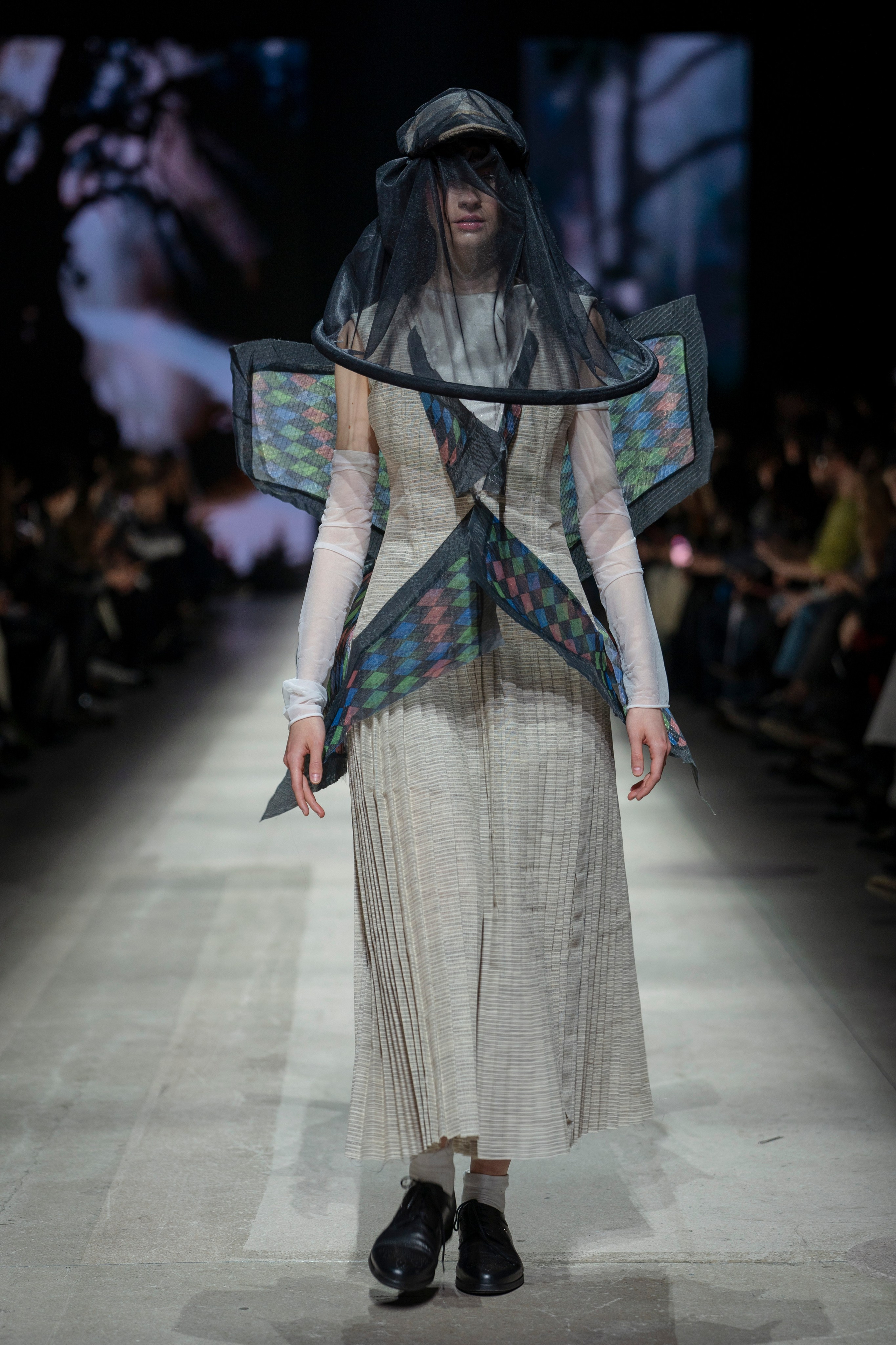 Показ Школы дизайна НИУ ВШЭ на Московской неделе моды. Фотограф в Москве Савкина Евгения