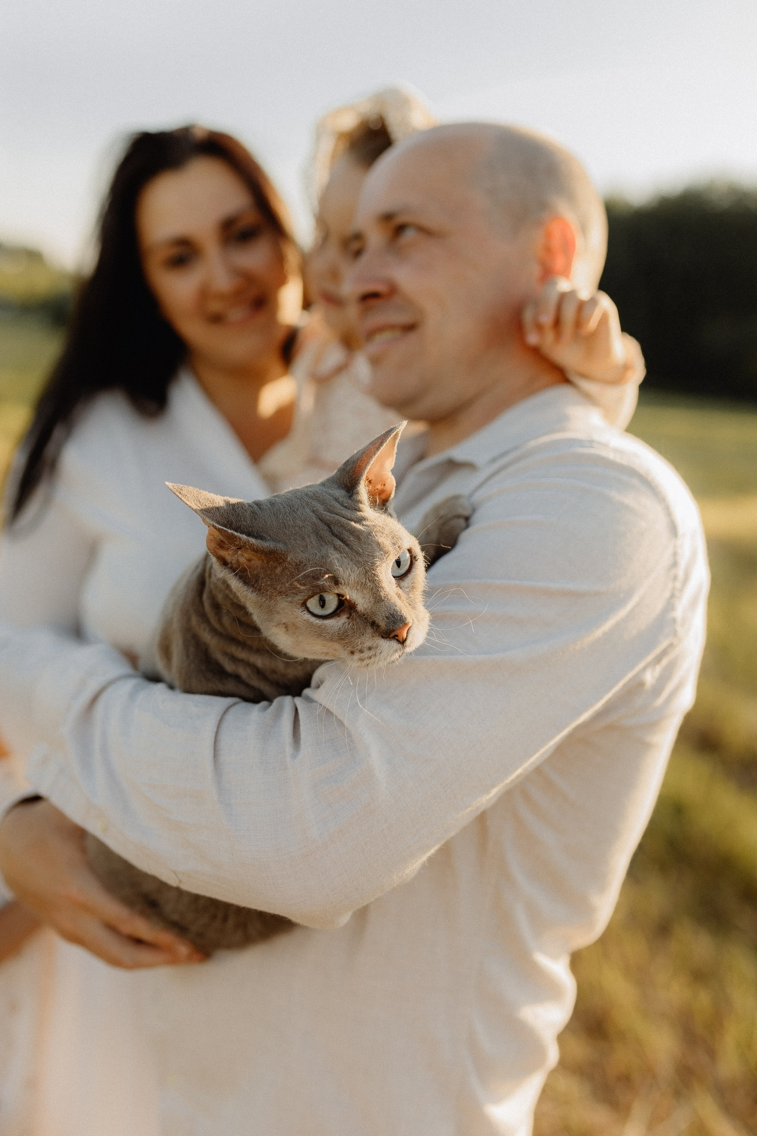 Семейная фотосессия с усатым любимцем. Главная
