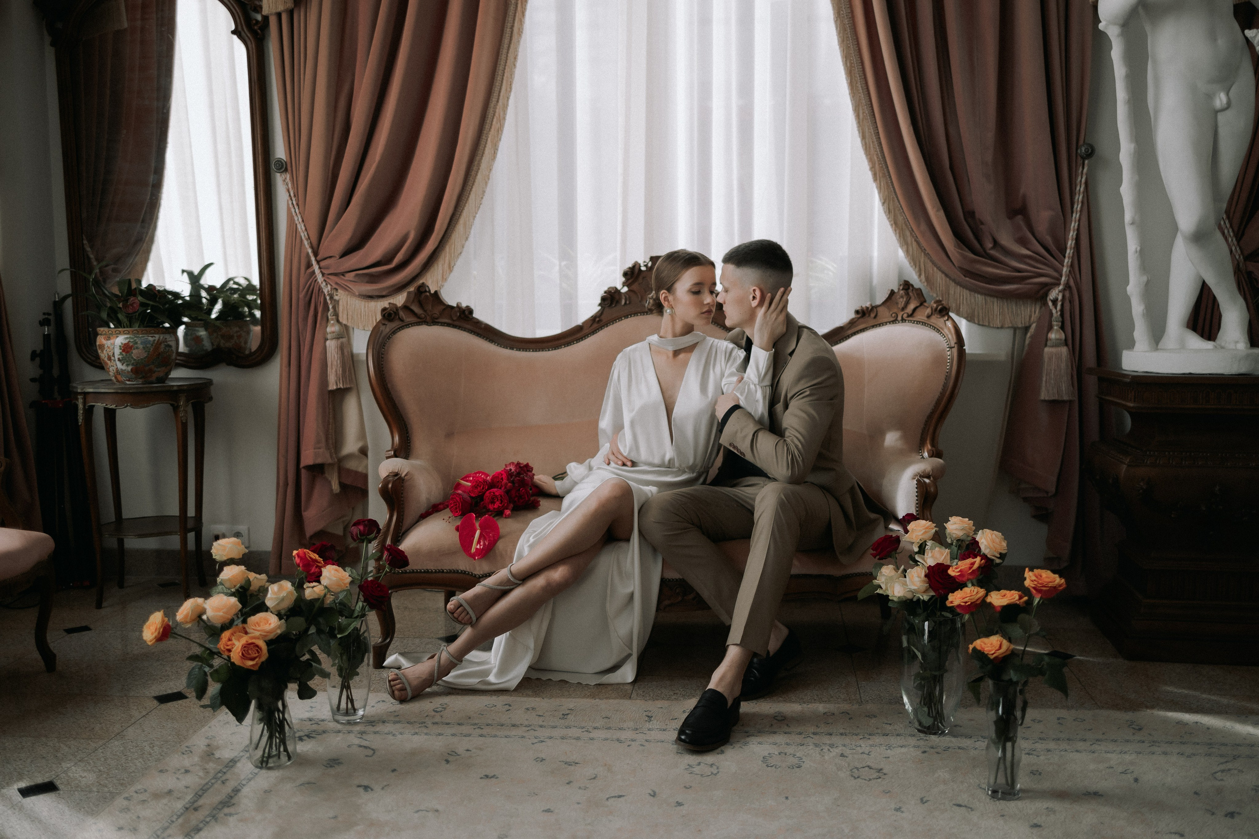 Свадебная прогулка Адель и Артём. Свадебная фотография. Арина Рубах