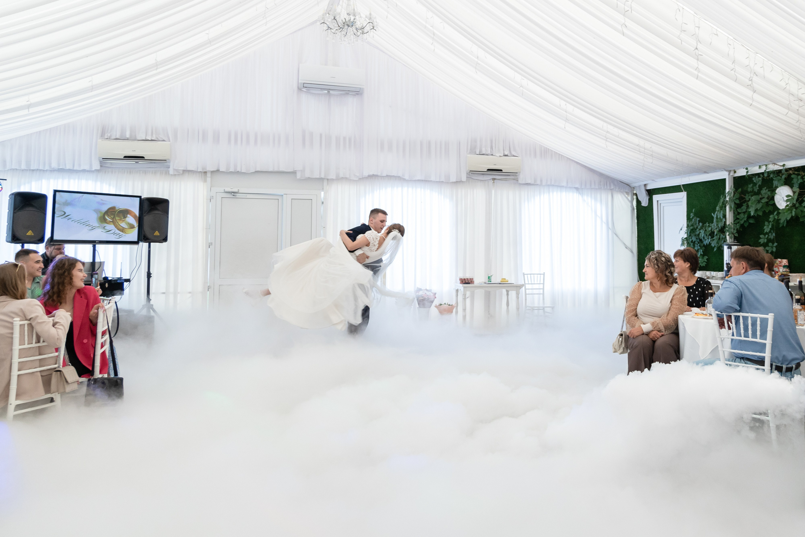 Ксения и Антон (полный день). Фотограф в Барнауле Юлия Садвокасова