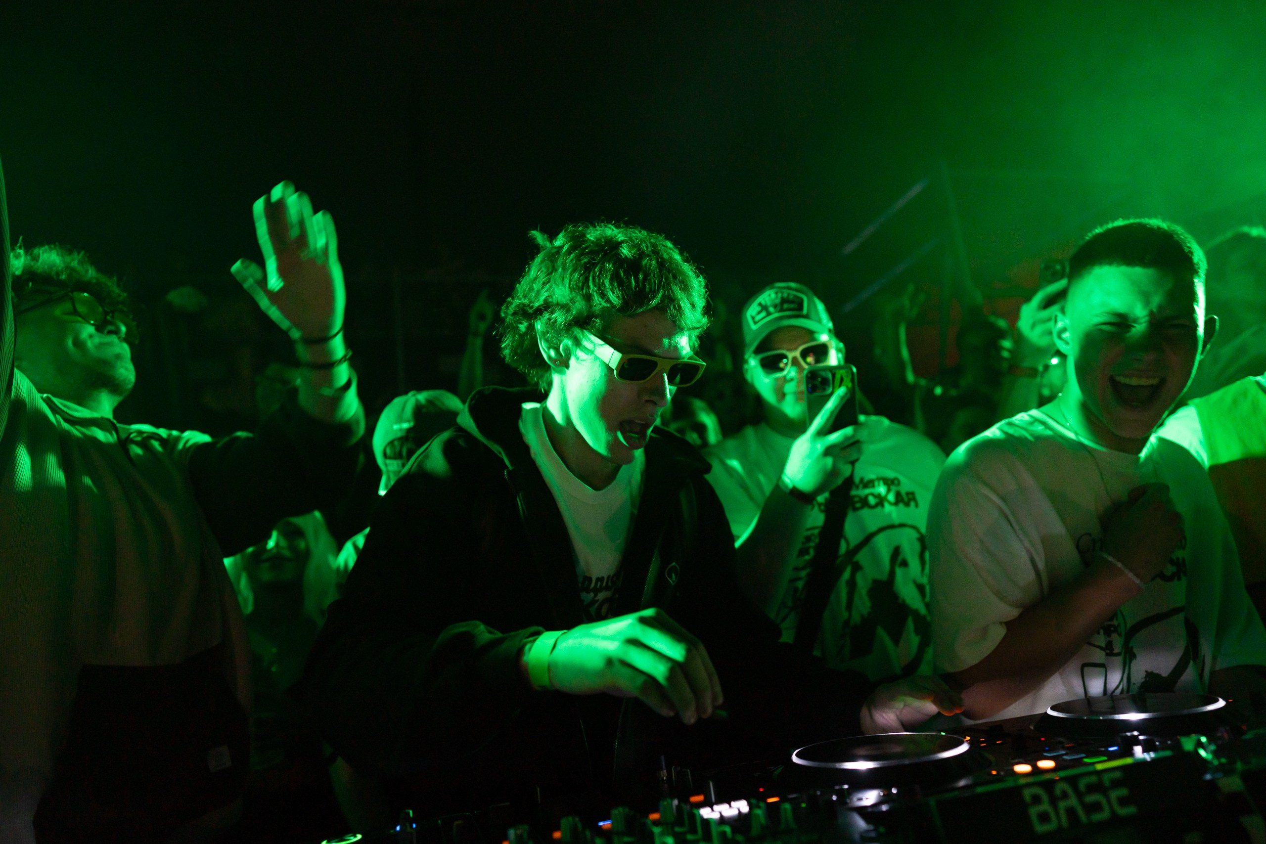 Metro Gorkovskaya Port June 1506. Sunnyman