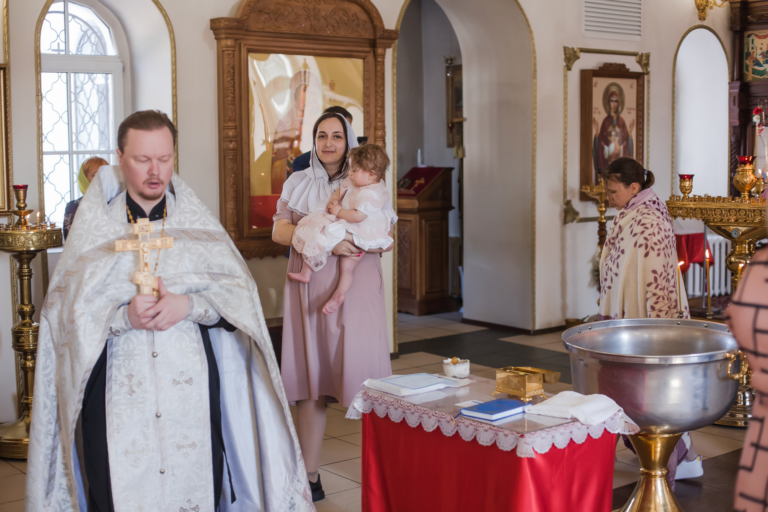 Крещение Ариши. Храм Александра Невского. Семейный фотограф в Сургуте