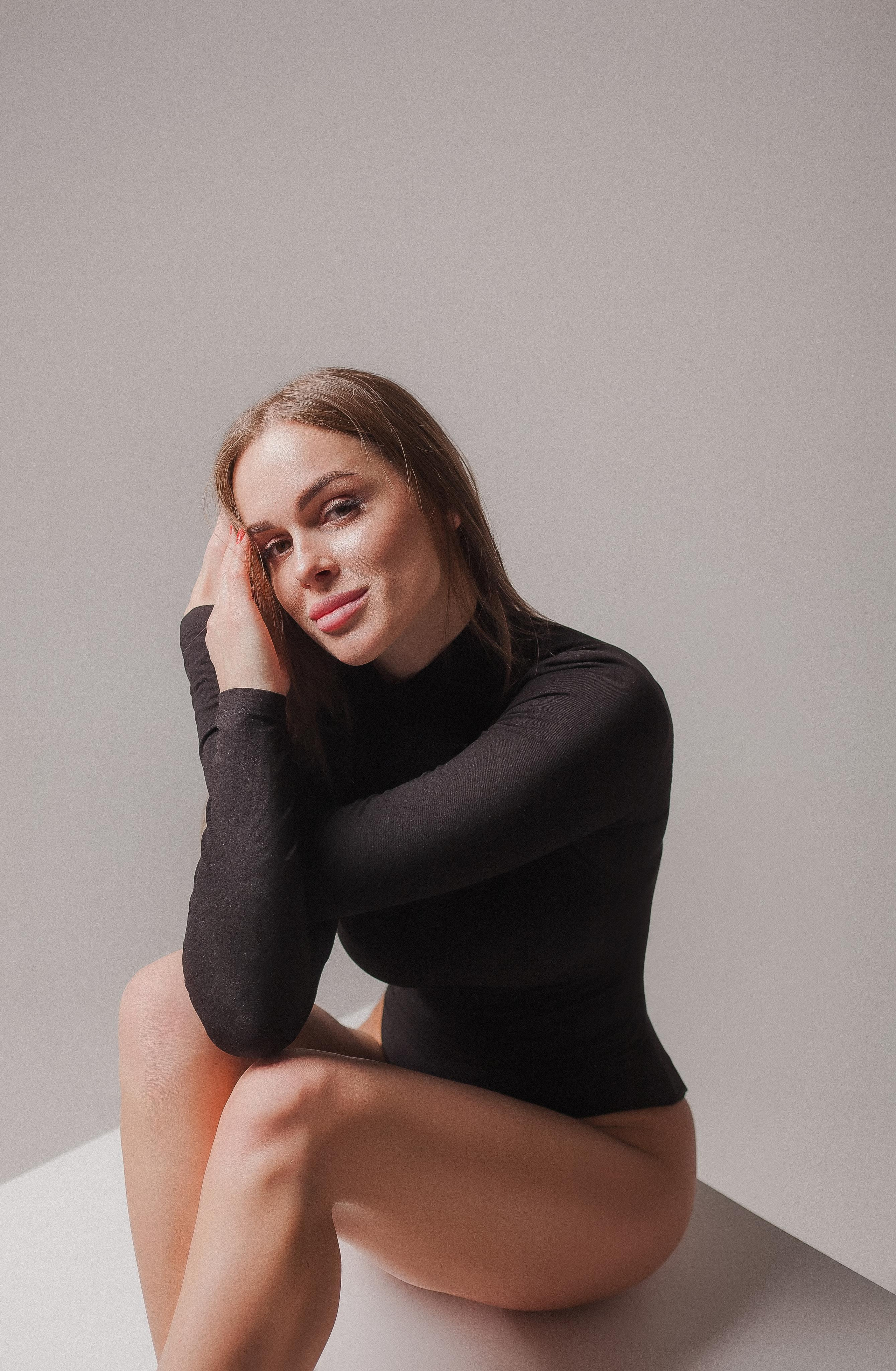 Ирина / циклорама. Семейный фотограф в Сургуте