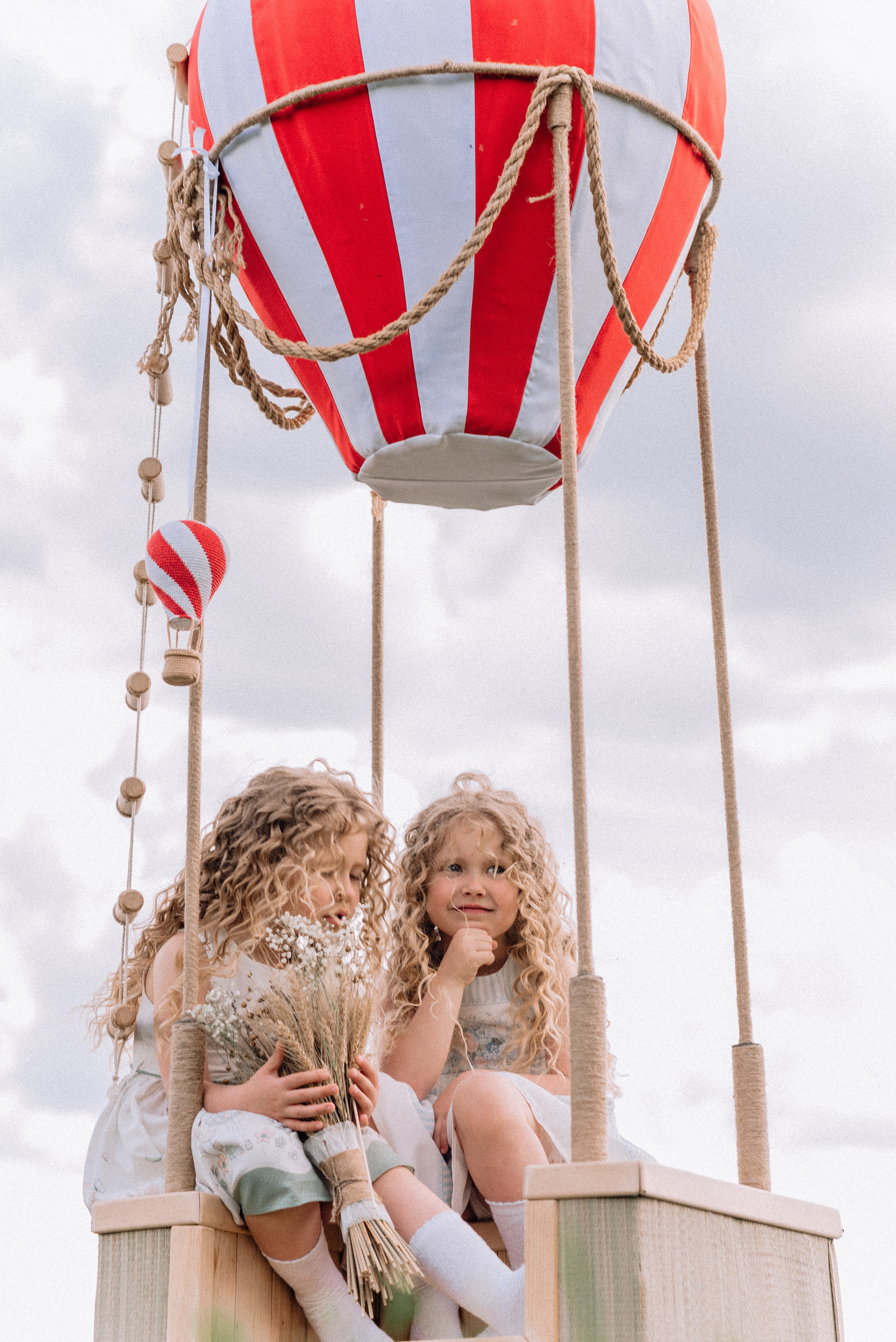 Полёт на воздушном шаре. Приключения Майи и Евы. Детский и семейный фотограф Катерина Мишина