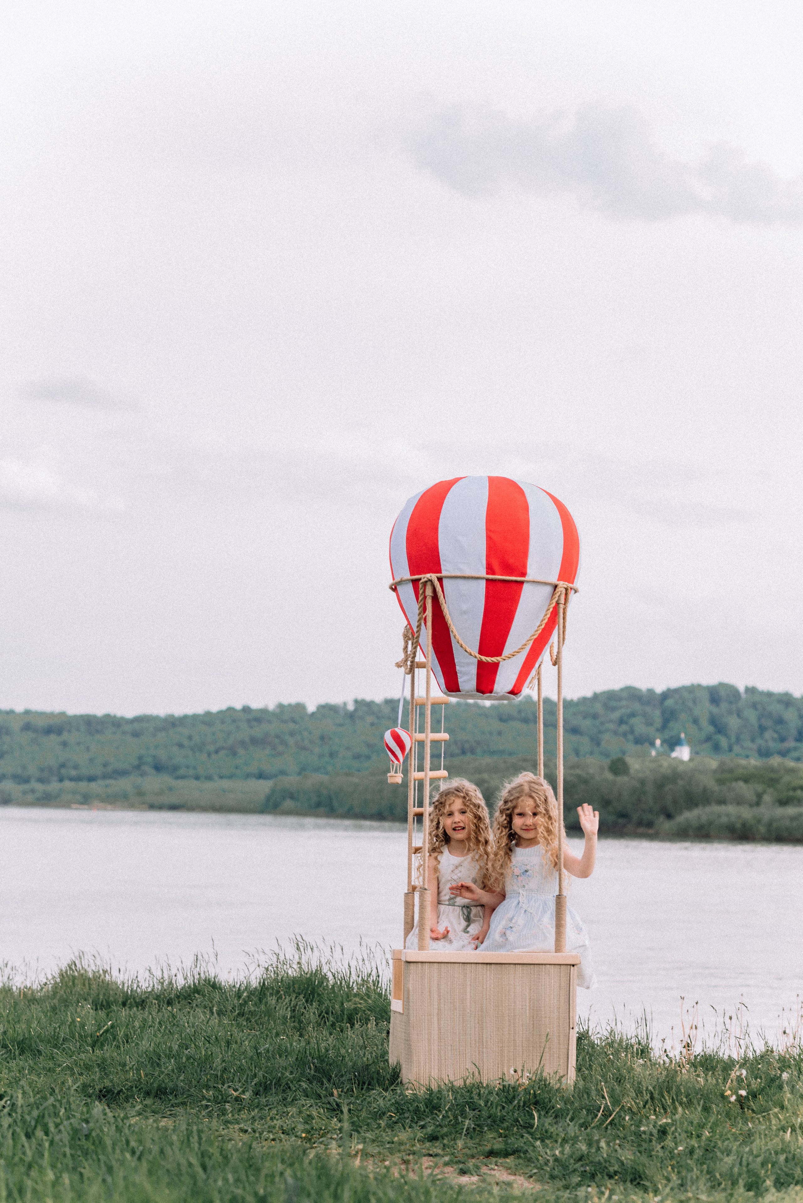 Полёт на воздушном шаре. Приключения Майи и Евы. Детский и семейный фотограф Катерина Мишина