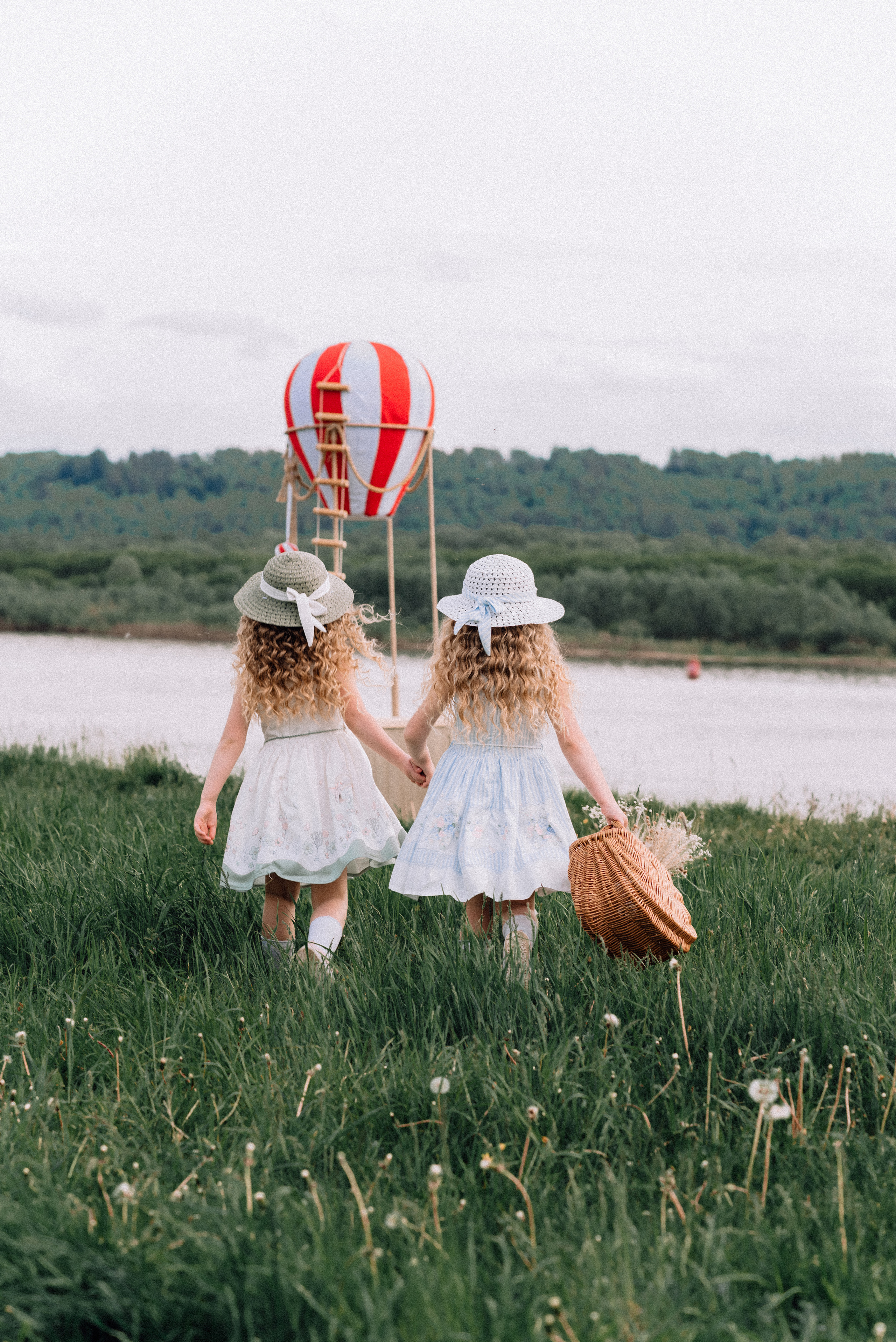 Полёт на воздушном шаре. Приключения Майи и Евы. Детский и семейный фотограф Катерина Мишина